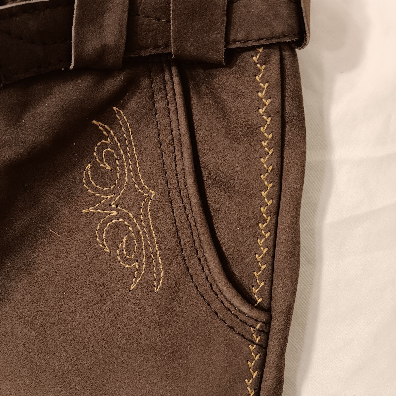 VINTAGE BECKERT MODELL Youth Suede/ Leather. German/Bavarian Lederhosen