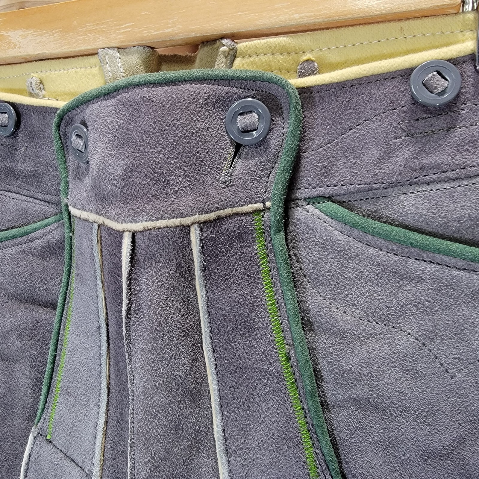 VTG Lederhosen Unisex Shorts Gray Flowers Genuine Leather Oktoberfest 30×16