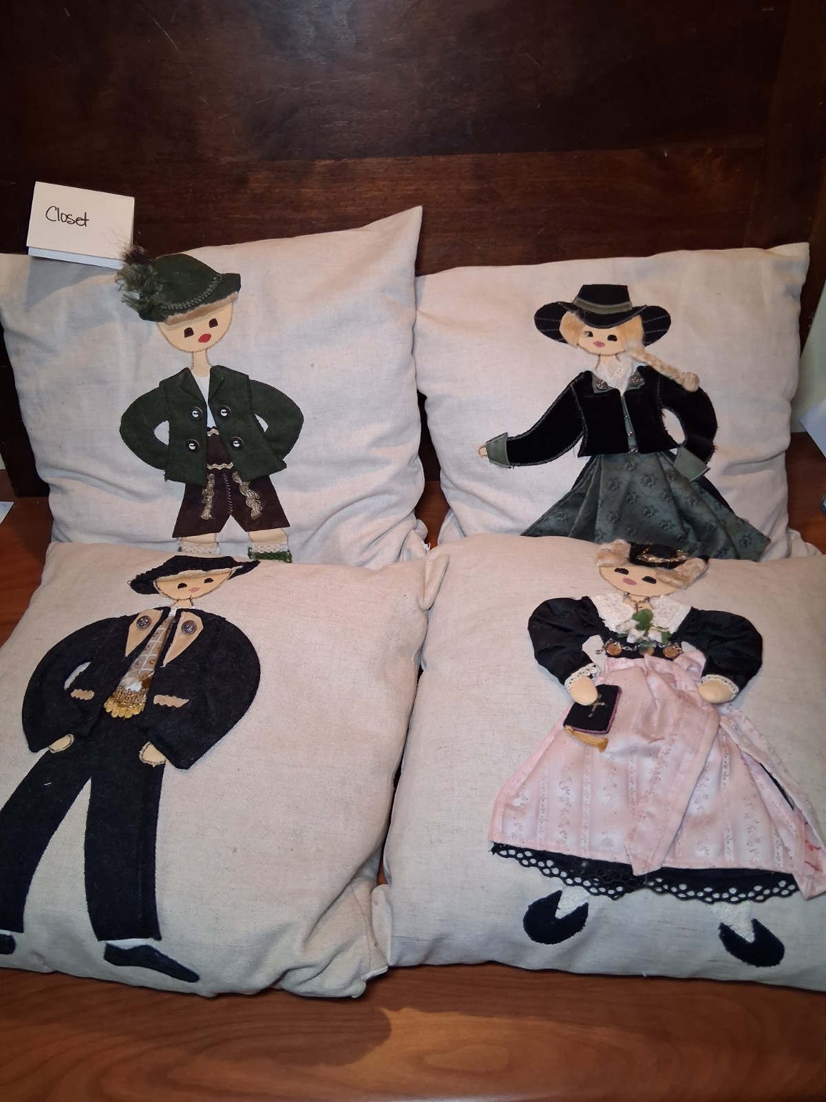 Lot Of 4 German Embroidered Pillows Grassauer Schurzenstube Lederhosen