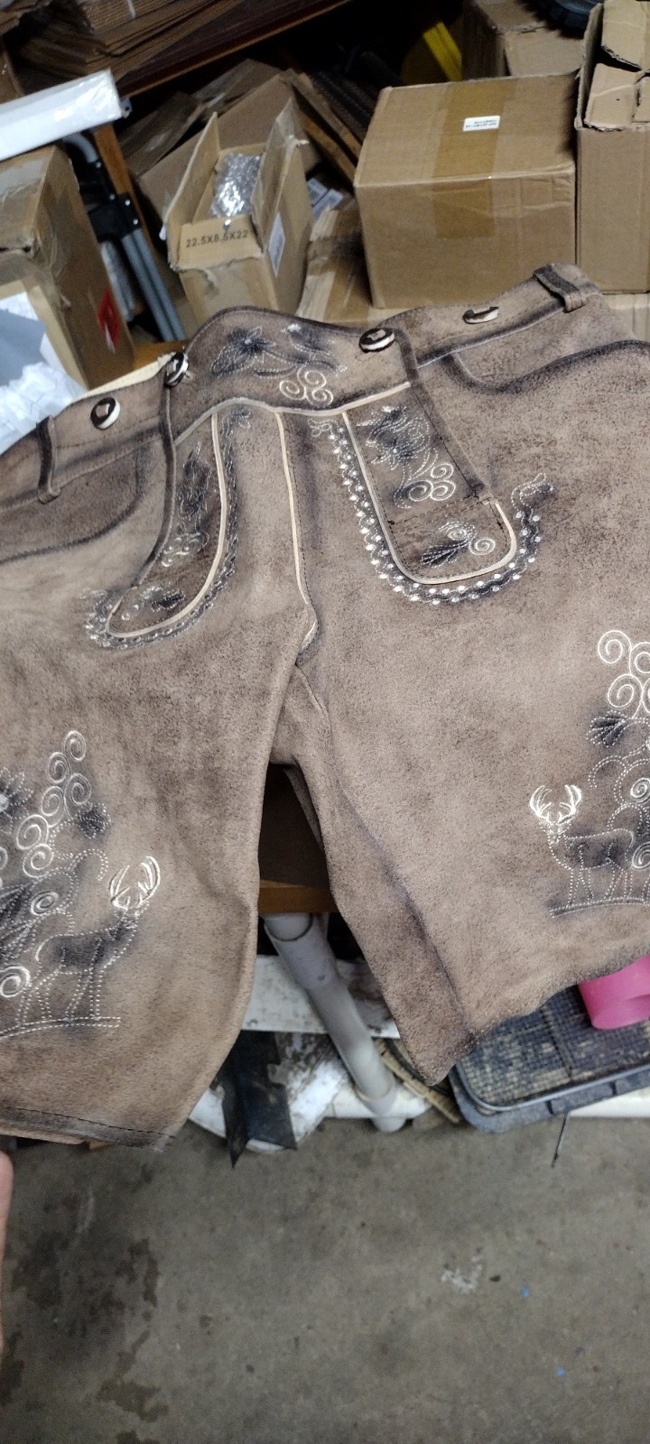 Bavarian Lederhosen leather shorts with intricate embroidery. Men’s US 32 or 34