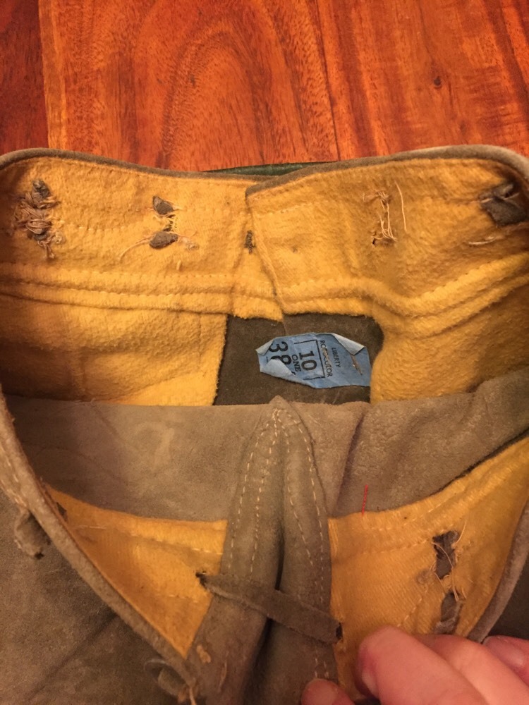 Vintage German Lederhosen Leather Suede Child’s Hunter Green Shorts (LS)