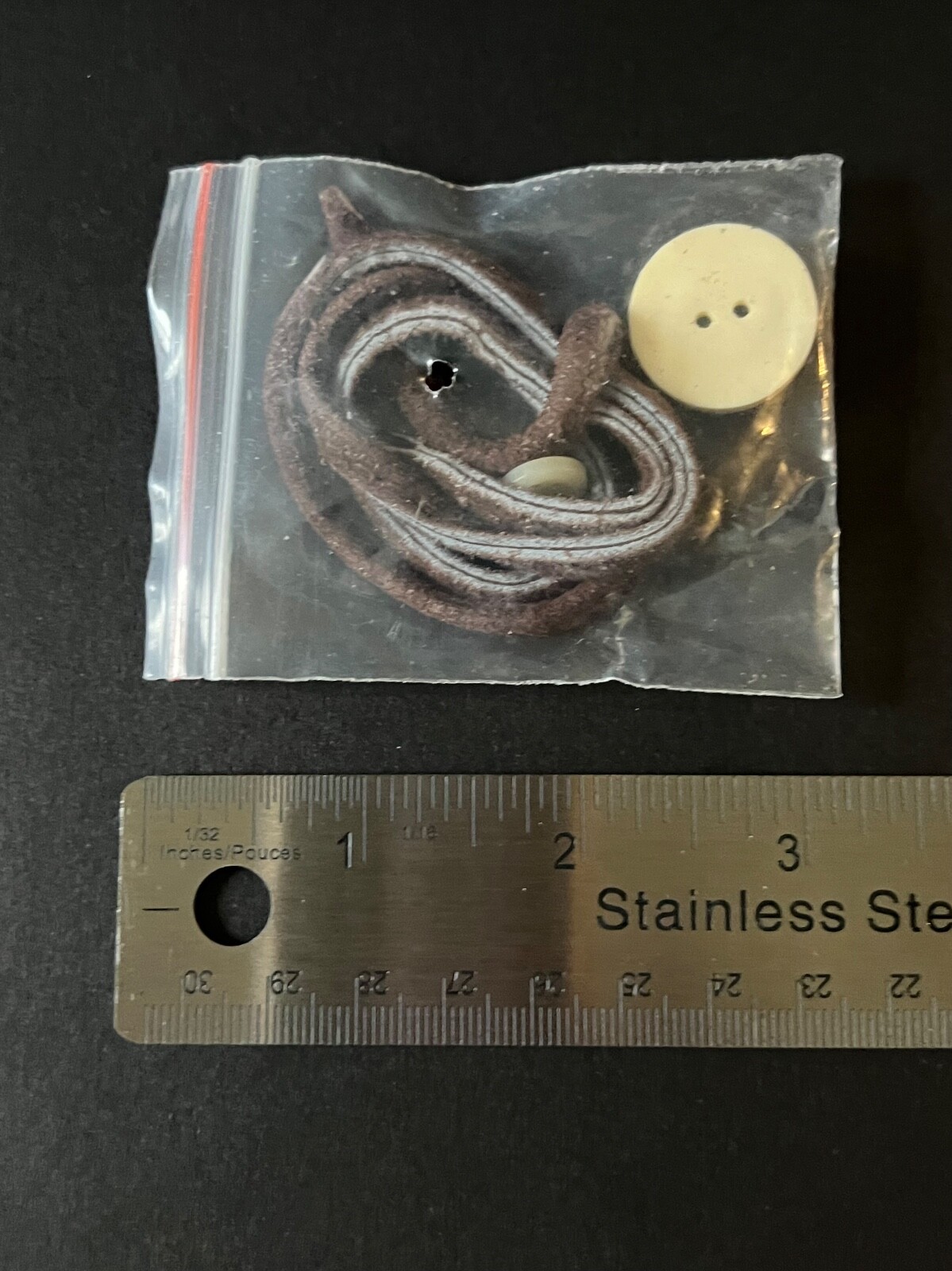 LEDERHOSEN BUTTON & BROWN LEATHER THONG LACE REPLACEMENT KIT – NEW IN PACKAGE