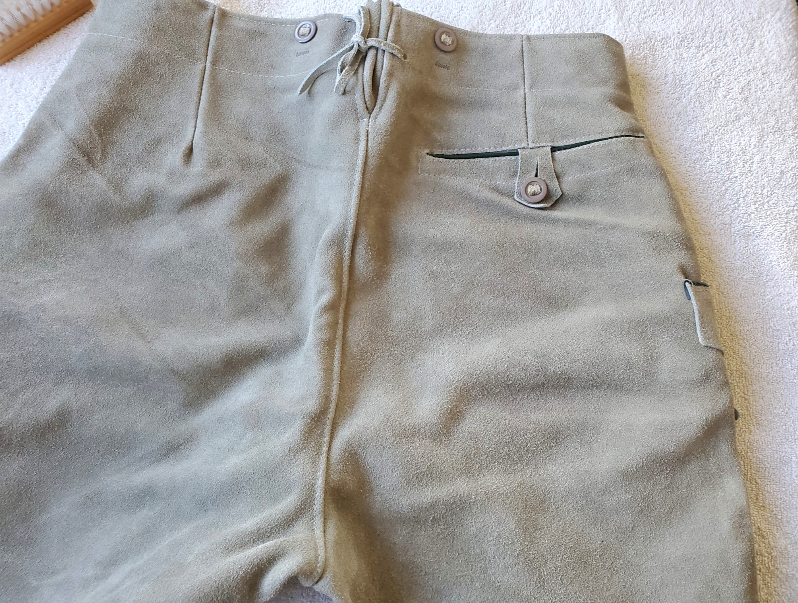 Vtg 70’s Authentic Lederhosen Gray-Green Shorts Suede Leather 30″Waist Edelweiss