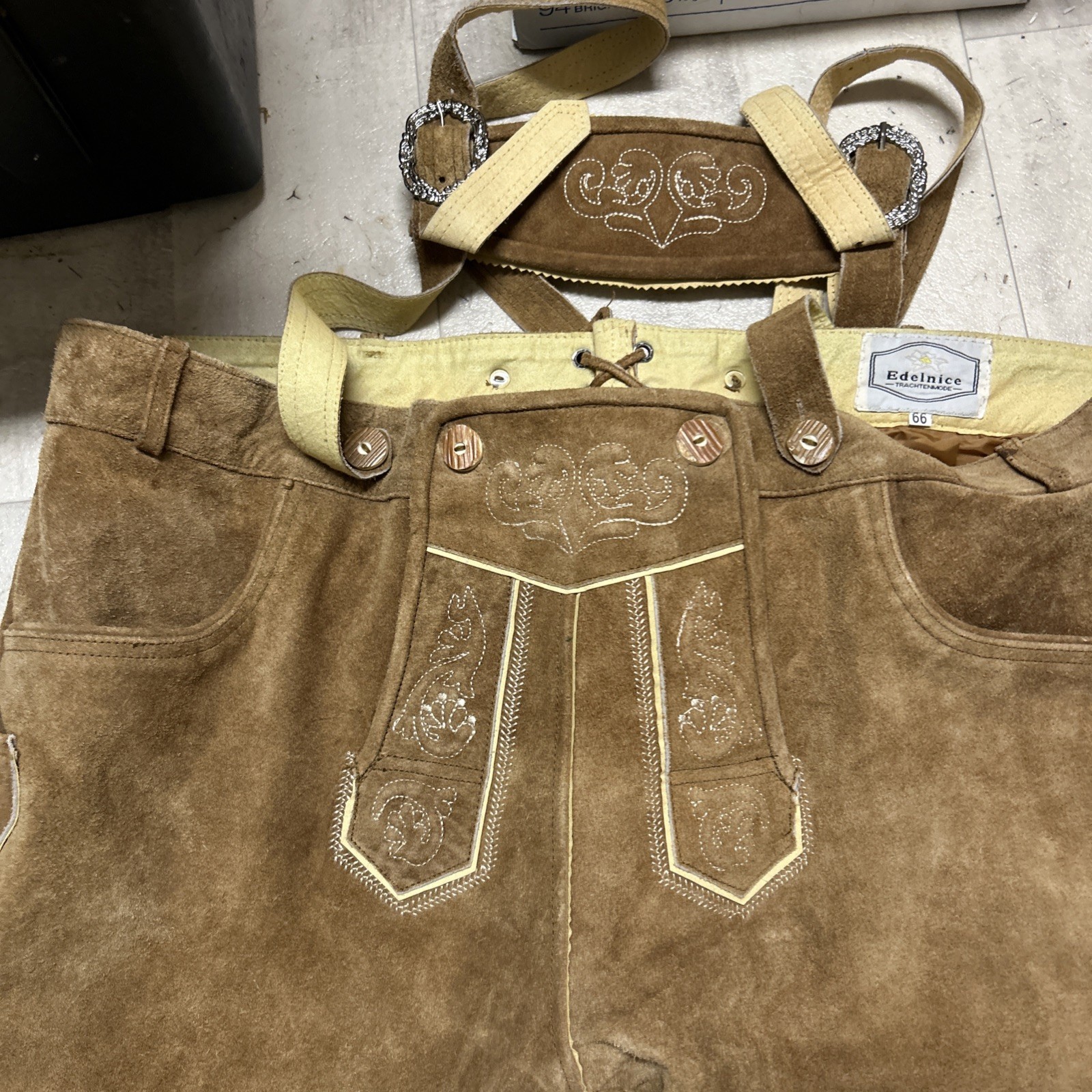 EDELNICE TRACHTEN LEDERHOSE MIT TRÄGER GRÖßE:66/M BRAUN NEUWERTIG