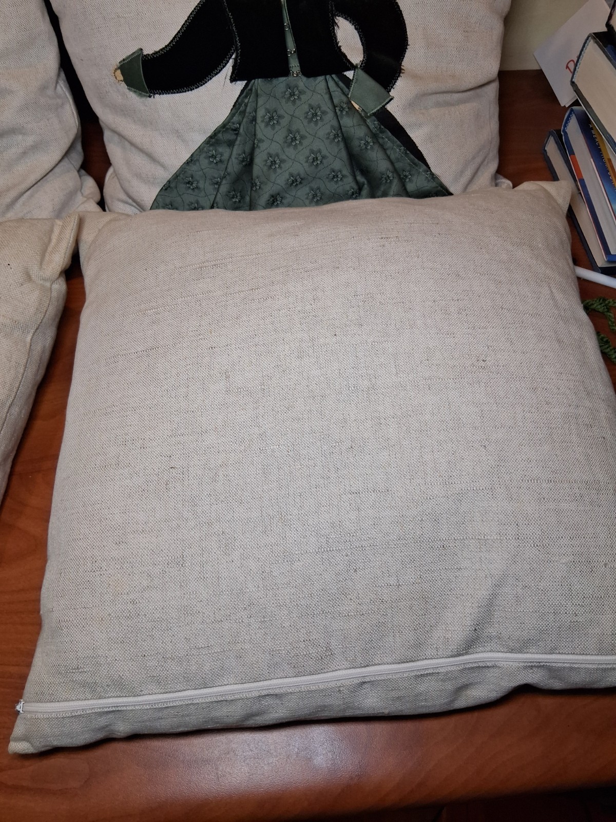 Lot Of 4 German Embroidered Pillows Grassauer Schurzenstube Lederhosen