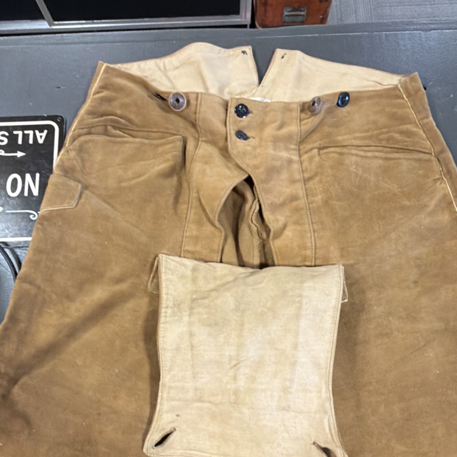 Knagge & Peitz München Brown Leather Lederhosen Shorts w/ Button Front