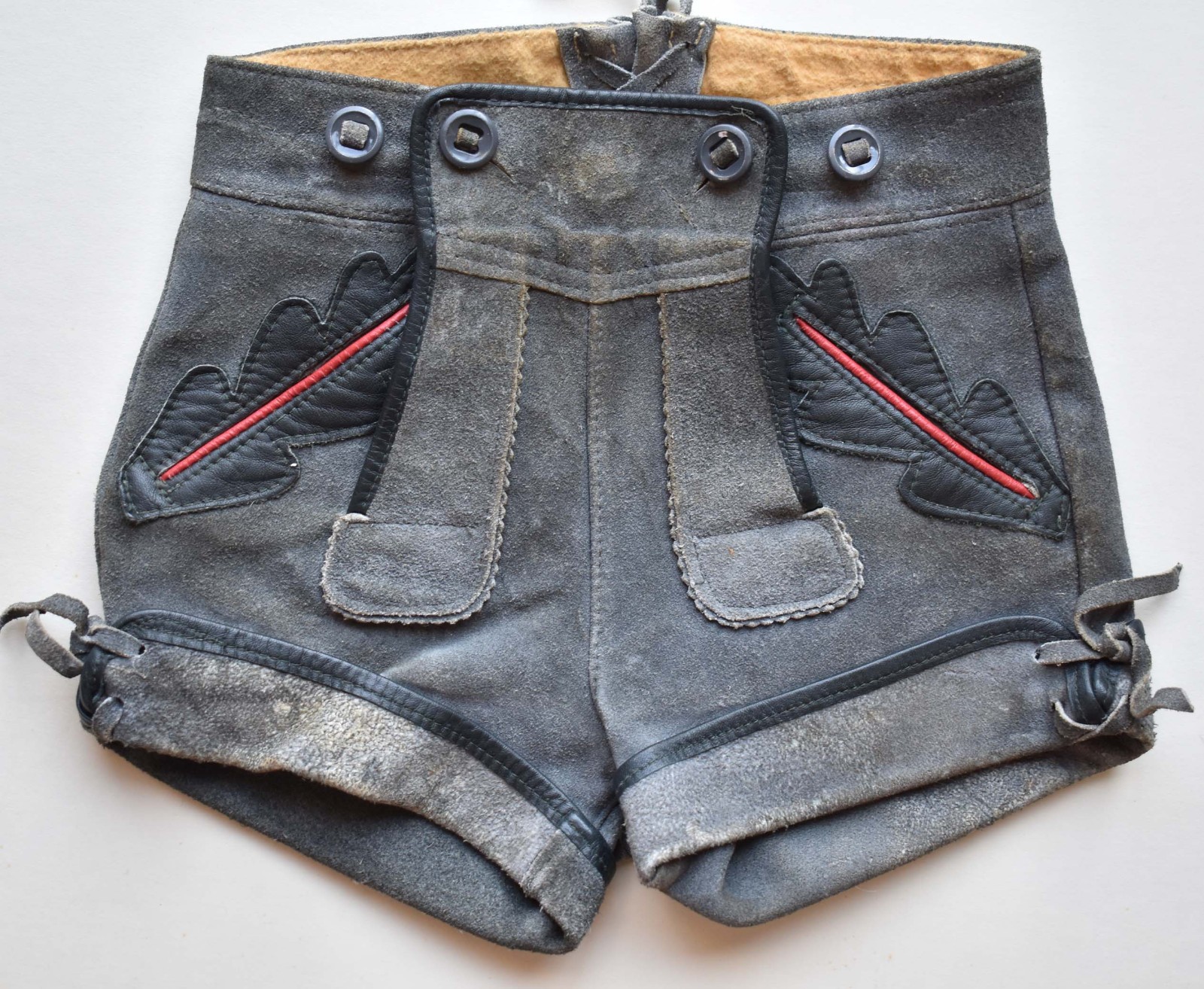 Boy’s Lederhosen – Authentic Vintage 70s German Leather Shorts – Suspenders -22W