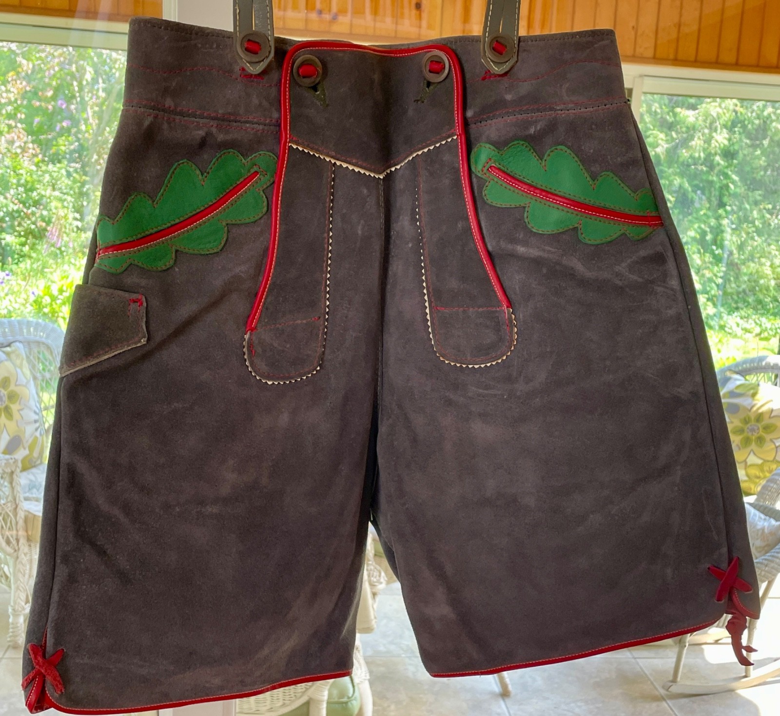 VINTAGE 1960’S GRAY SUEDE AUTHENTIC SUEDE MEN LEDERHOSEN SHORTS SIZE 28″ WAIST