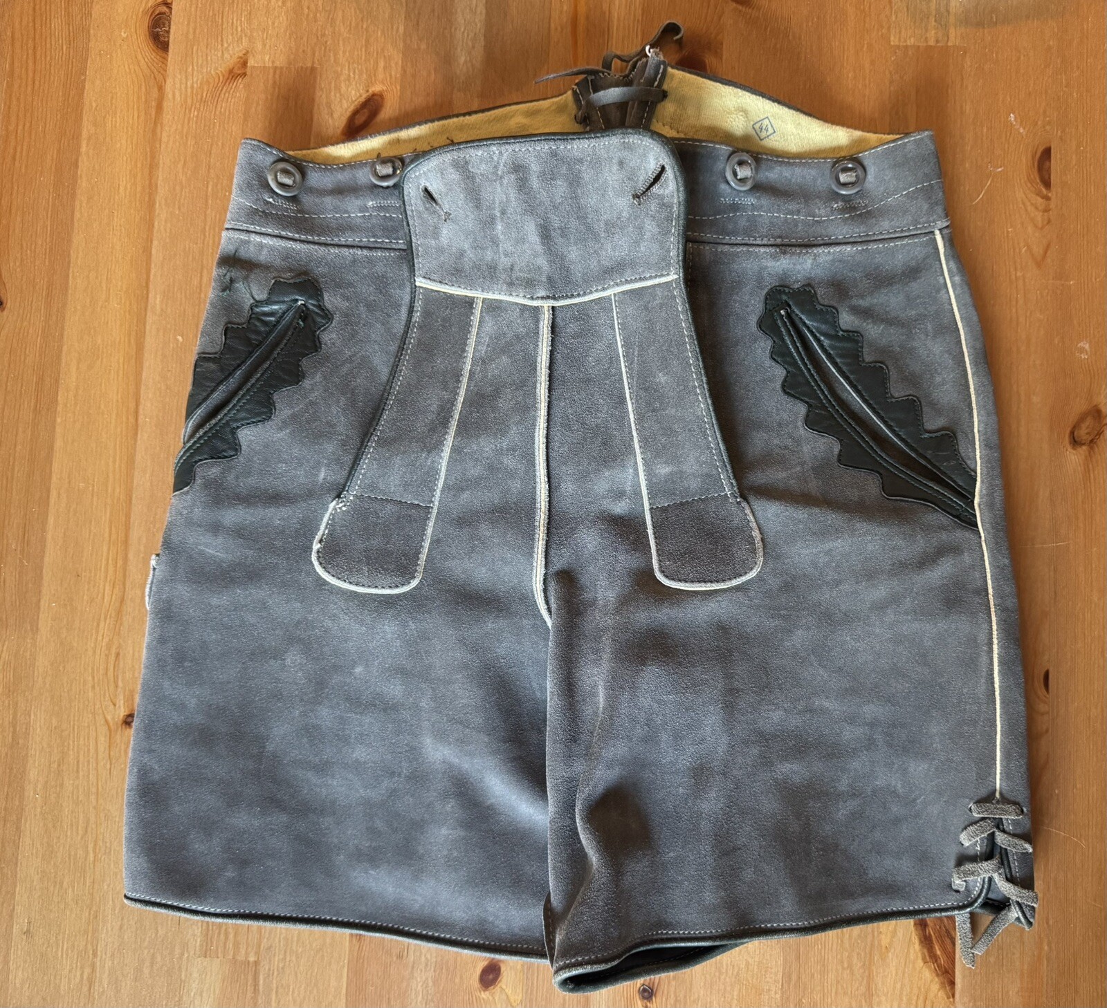 Vintage German Bergfreund Lederhosen Gray Suede Leather Shorts Oktoberfest EU 44