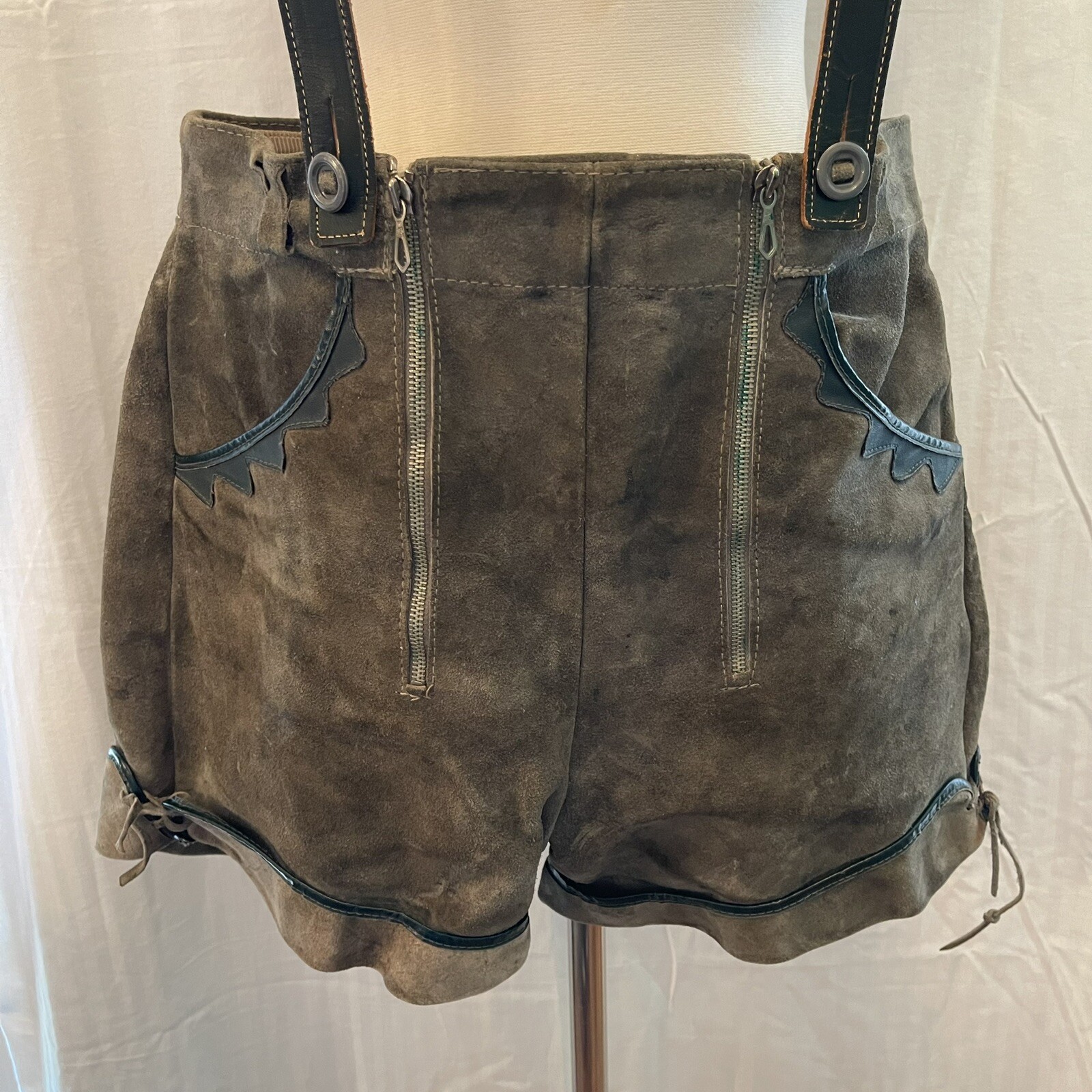 BERGFREUND Lederhosen Boys Mens 28 Olive Green Suede Trimmed in Leather Vintage