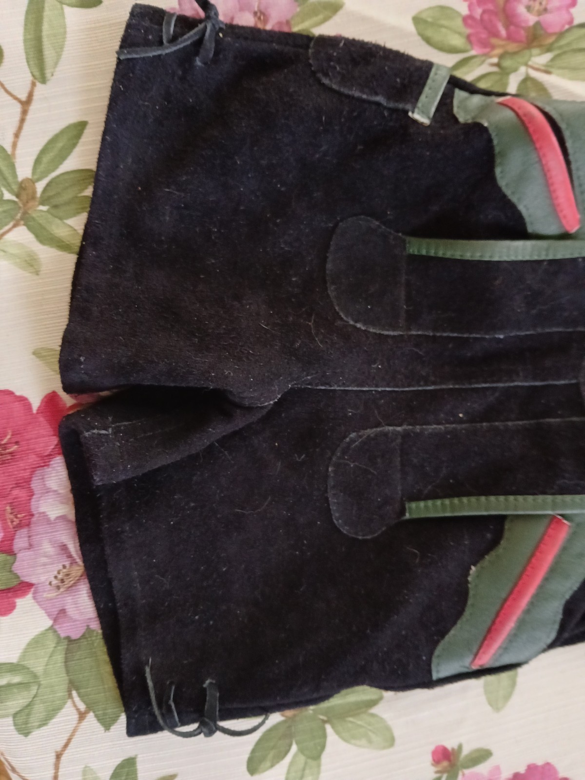 Vintage 1960s Black Lederhosen Shorts w/ Suspenders – Suede Size 86 Kids – VG+