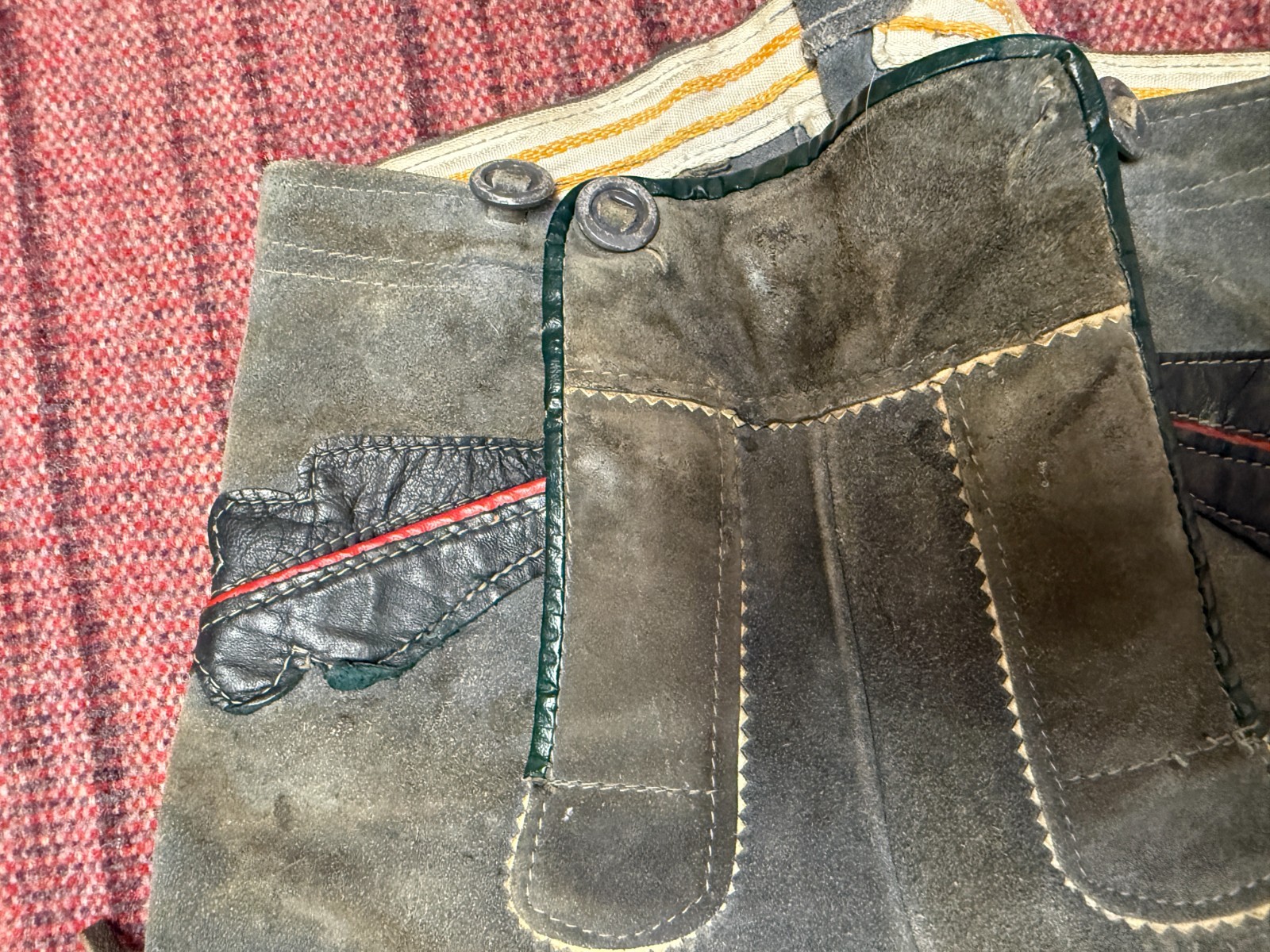 TODDLERS VINTAGE BROWN LEATHER SUEDE GERMAN LEDERHOSEN BIBS