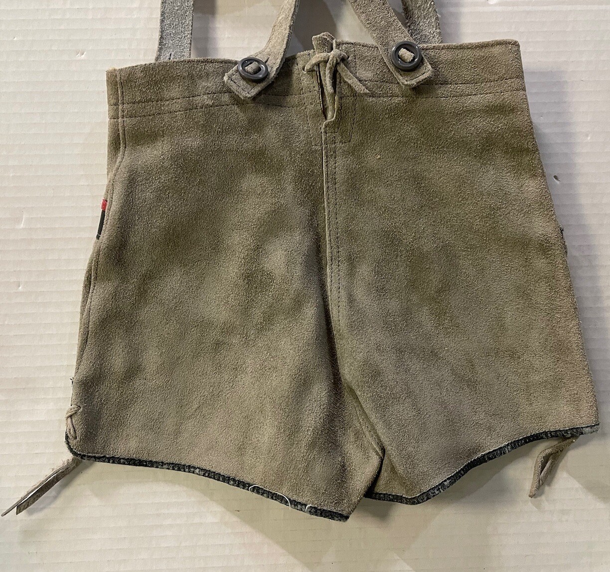Lederhosen Children’s Green Suede Leather Shorts With Suspenders (Vintage)