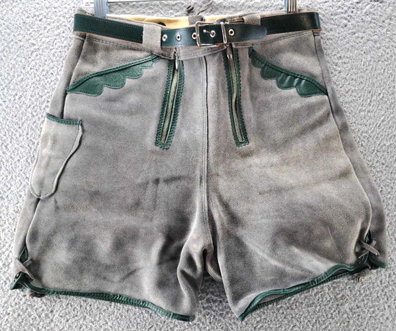 VTG Lederhosen Oktoberfest Shorts Mens 28×4 Gray Green Leather German Belted