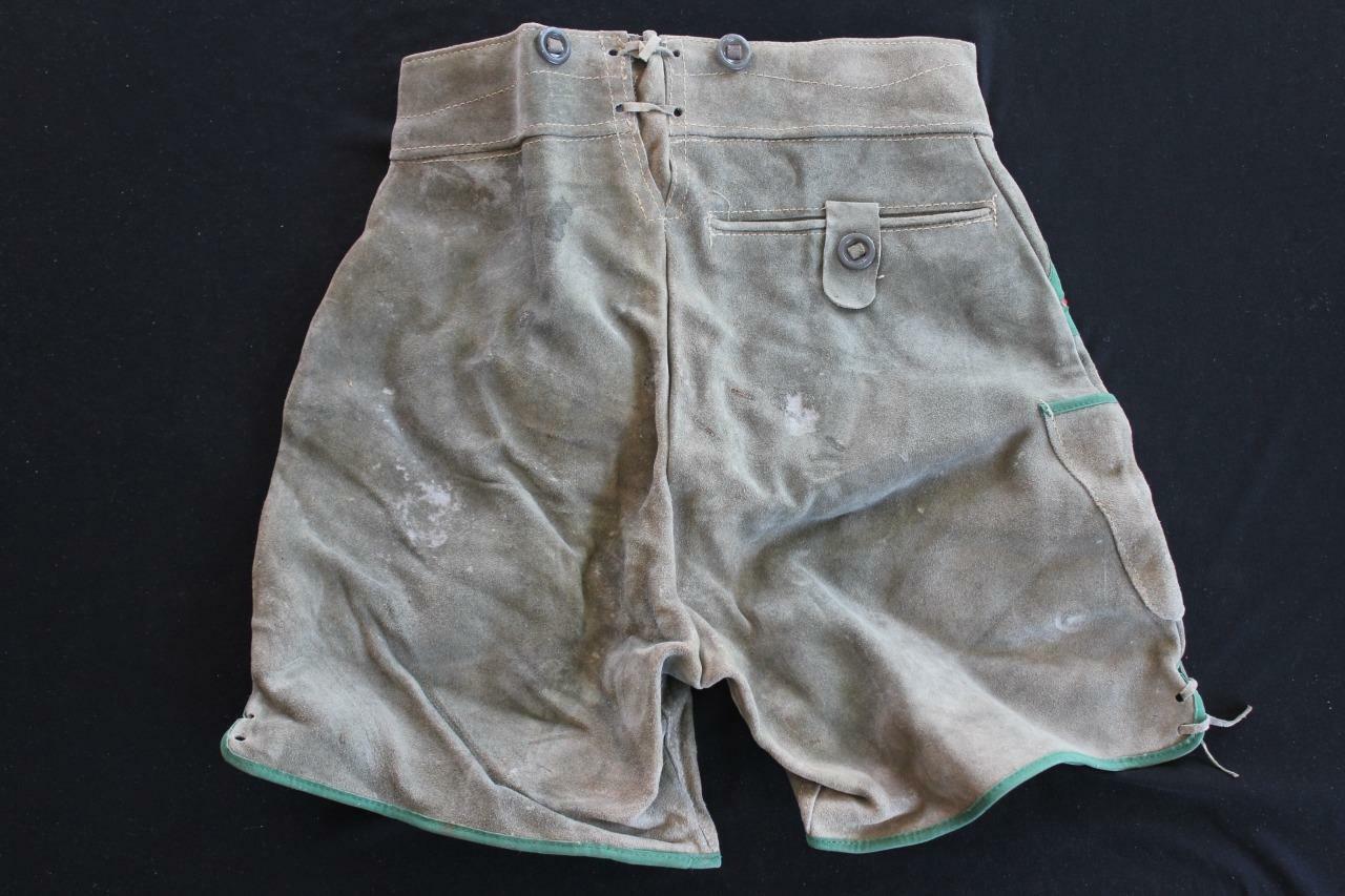 VINTAGE 1960’S GRAY SUEDE AUTHENTIC SUEDE MEN LEDERHOSEN SHORTS SIZE 28″ WAIST