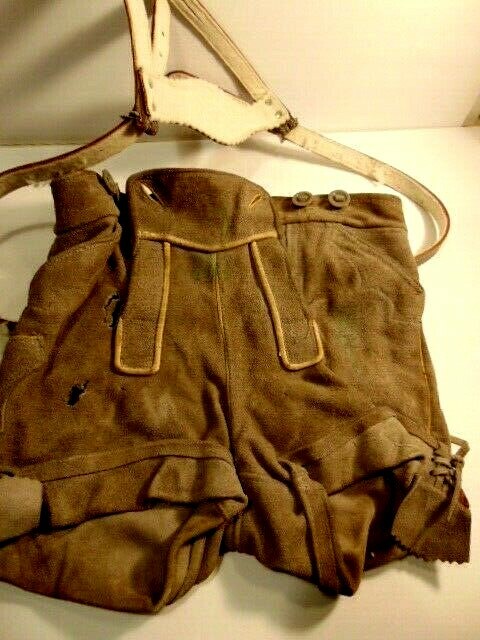 vintage small lederhosen (leather child’s shorts)