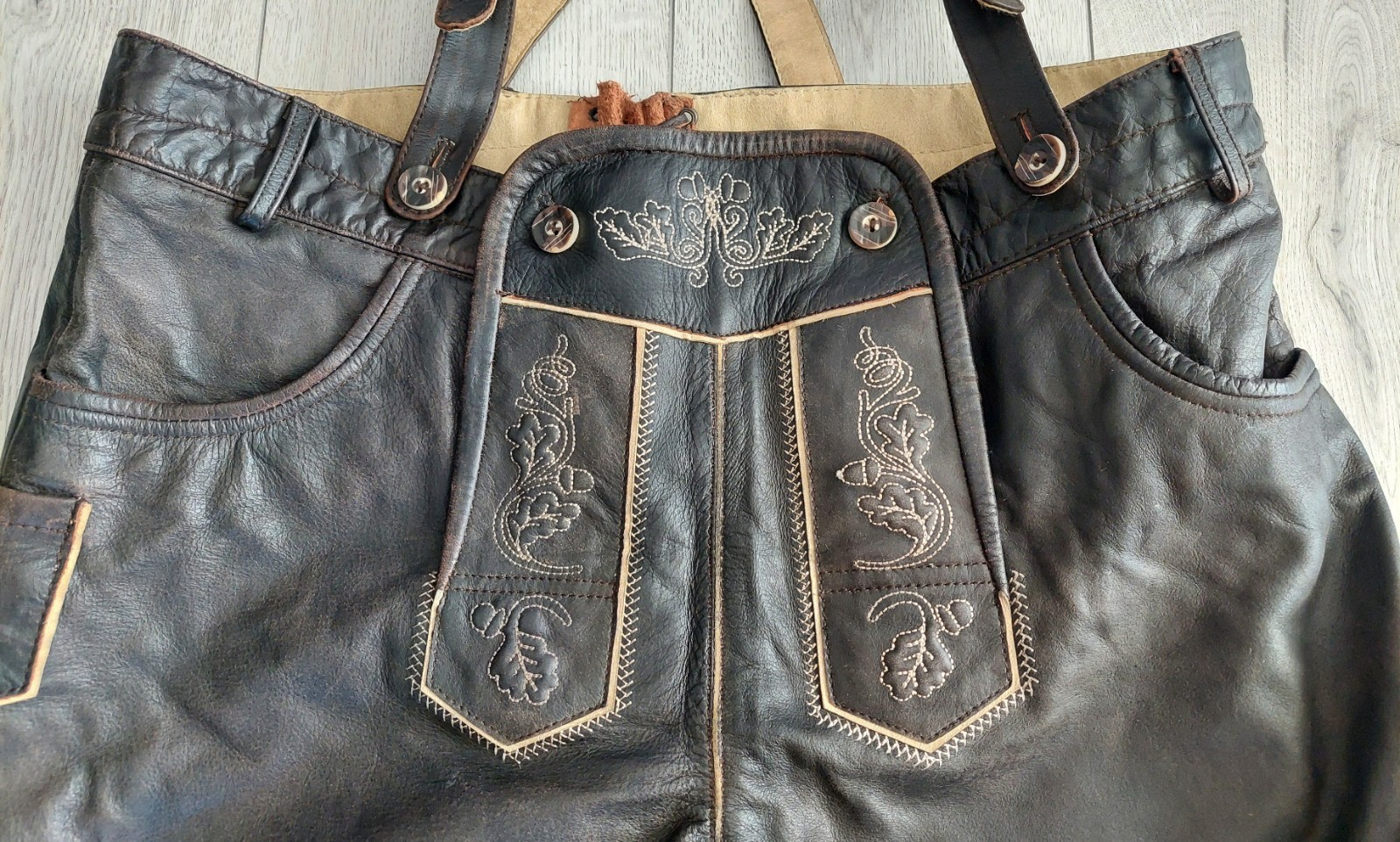 Bavarian lederhosen, Leather, deer antler buttons, size EU 56, US – 2XL, Germany