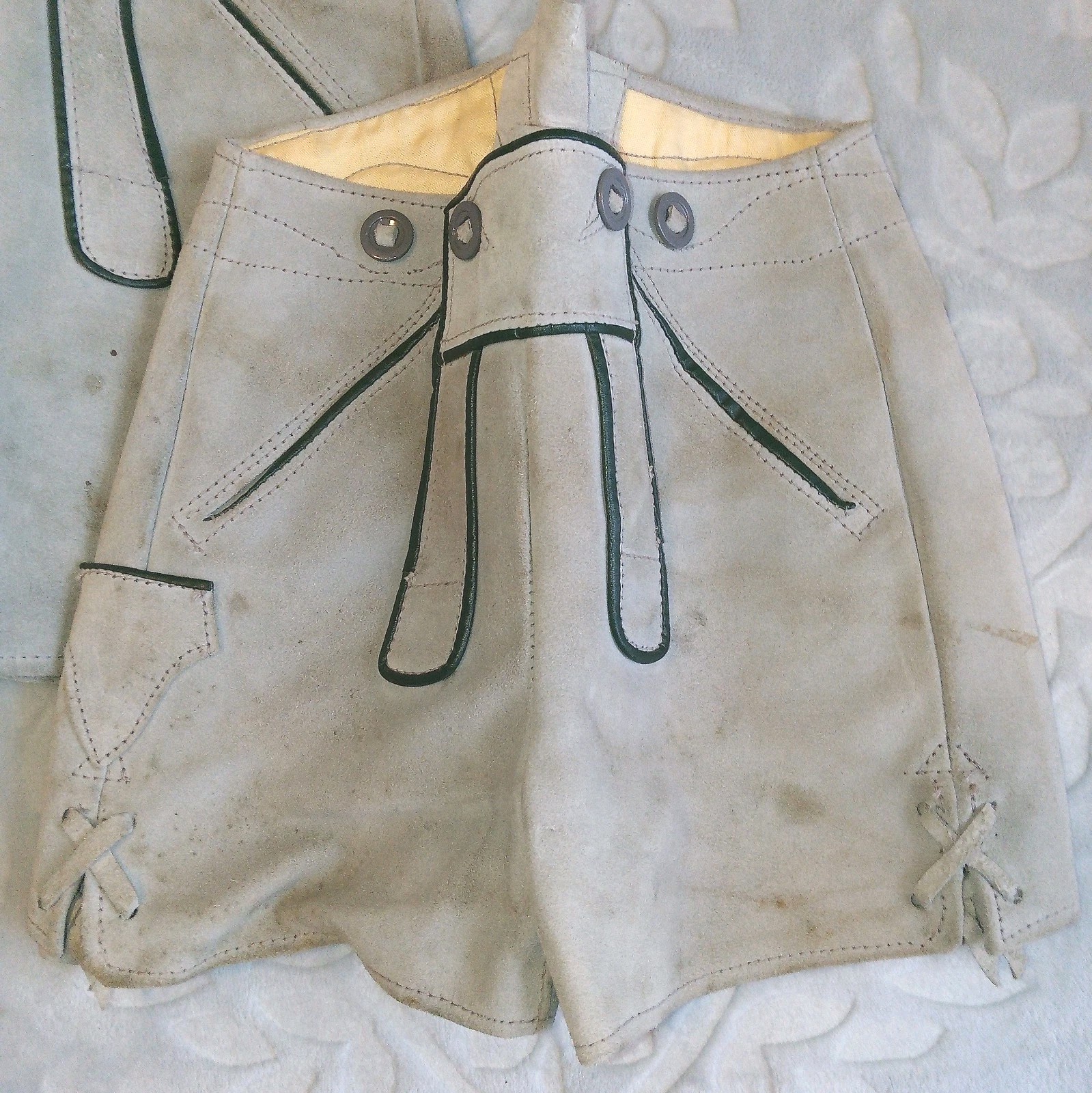 2 Pair Of Childrens Lederhosen Oktoberfest Shorts. Size 26 & 30. Gray & Green Tr