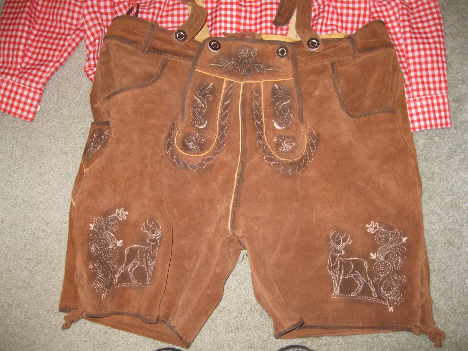 COMPLETE COUPLE GERMAN LEDERHOSEN OUTFIT waist sz 40 & BEER STEIN HALLOWEEN