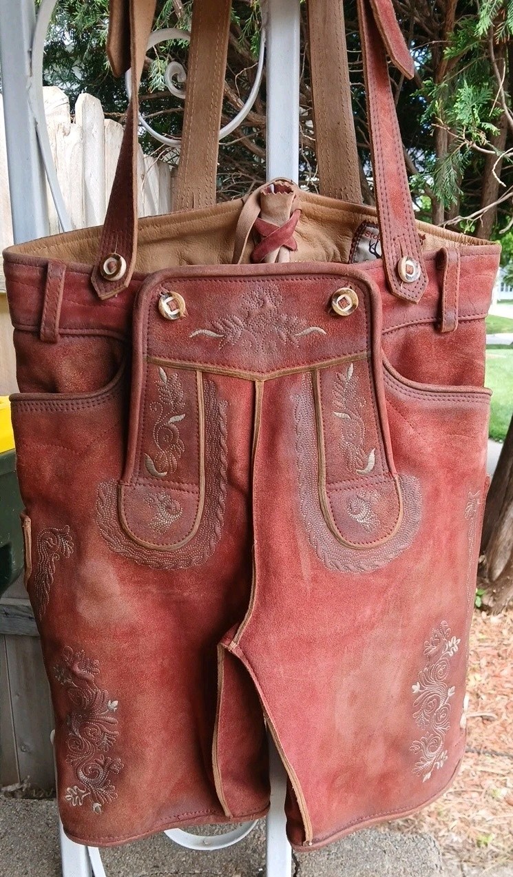 German Festival Authentic Stockerpoint Leaderhosen Leather Cuir Shorts & Suspend