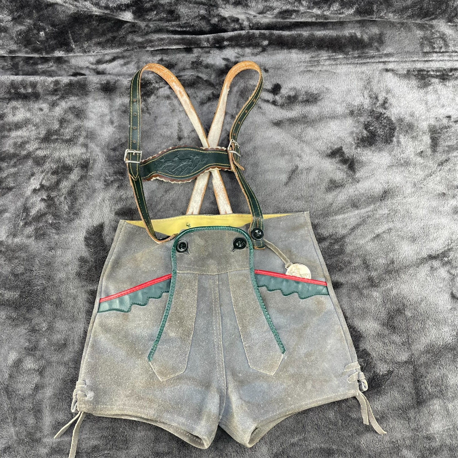VTG BERGFREUND German Lederhosen Oktoberfest Boy’s Suede Shorts w/Suspenders