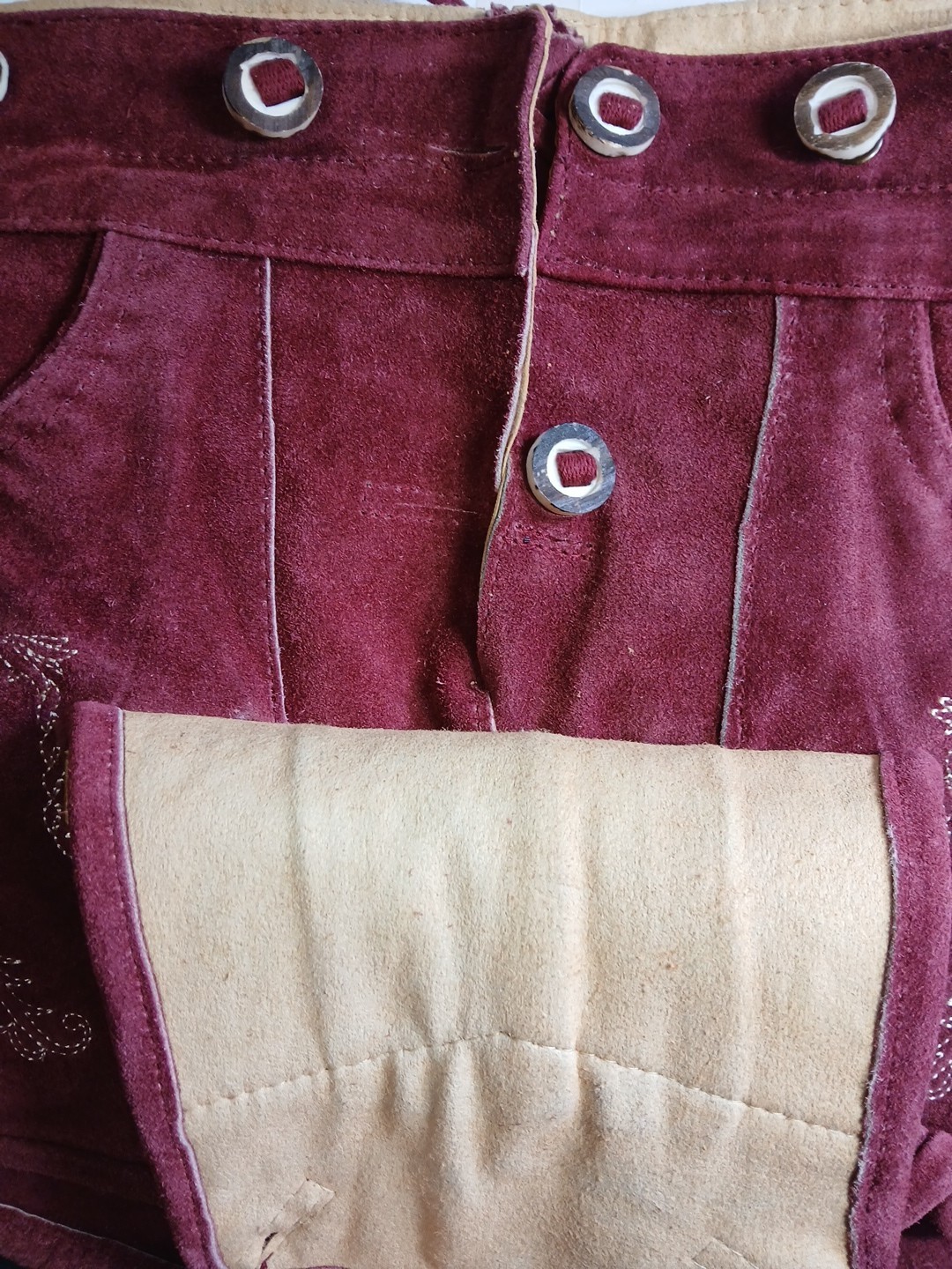 Schoneberger Trachten Couture Shorts Size 30 Red/Burgundy Leather Suede