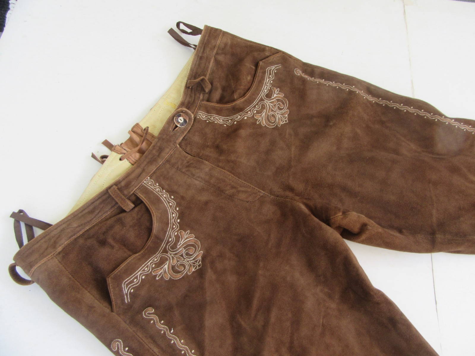 Half Length Almsach Lederhosen Suede Embroidered Size 42 Oktoberfest Costume