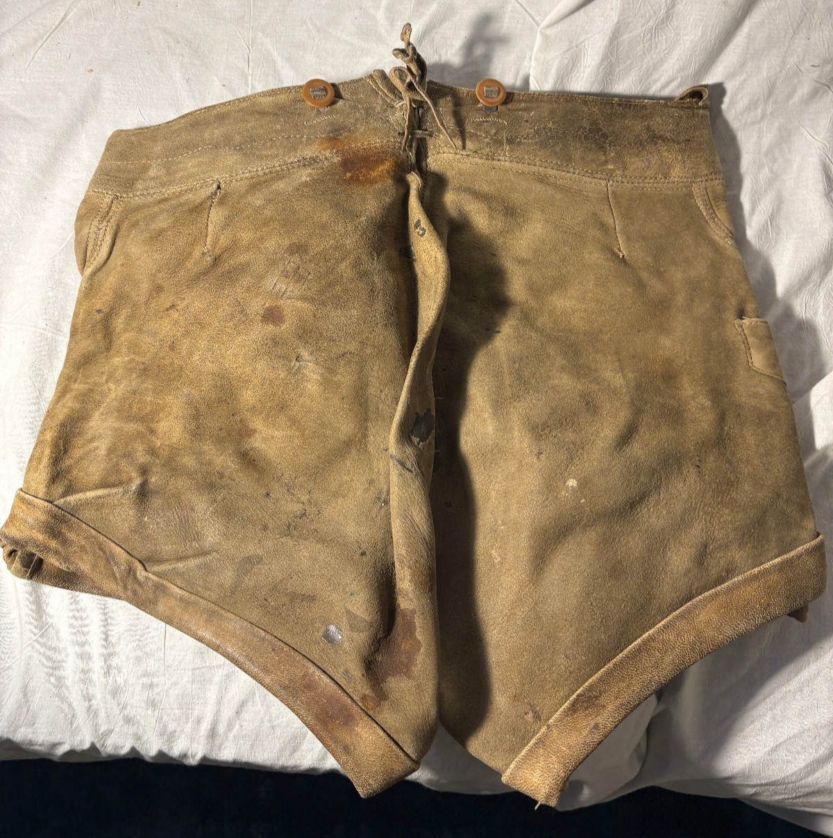 Vintage Lederhosen Suede Leather Shorts 38