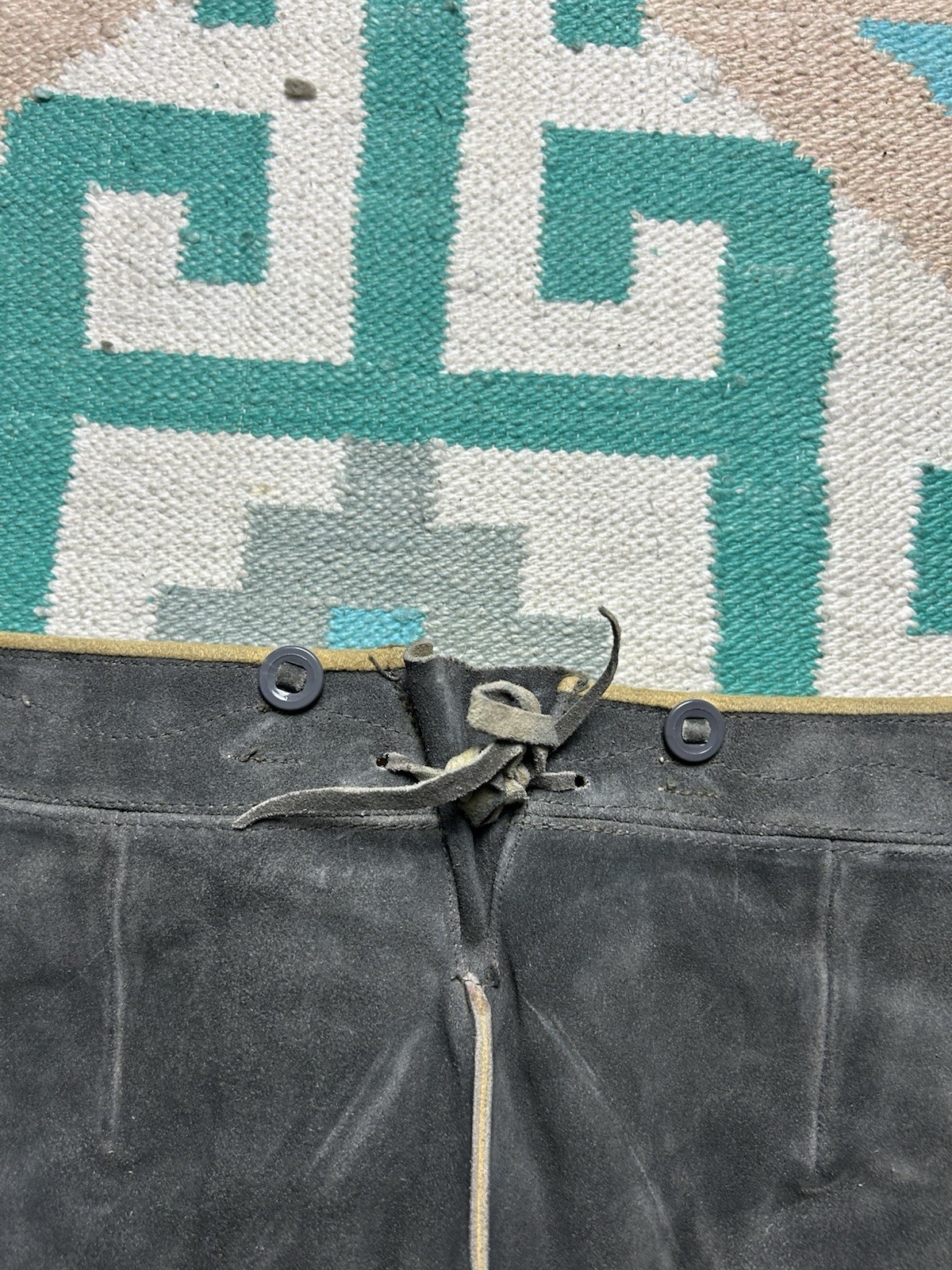 Vintage Authentic German Suede Leather Shorts Lederhosen Gray Mens 29×4 Floral