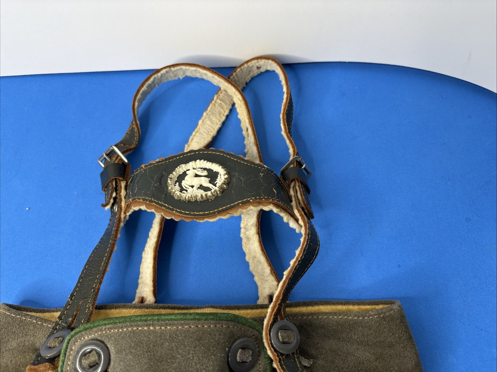 Vintage Bergfreund German Olive Green Suede Shorts Oktoberfest Kids Size 00