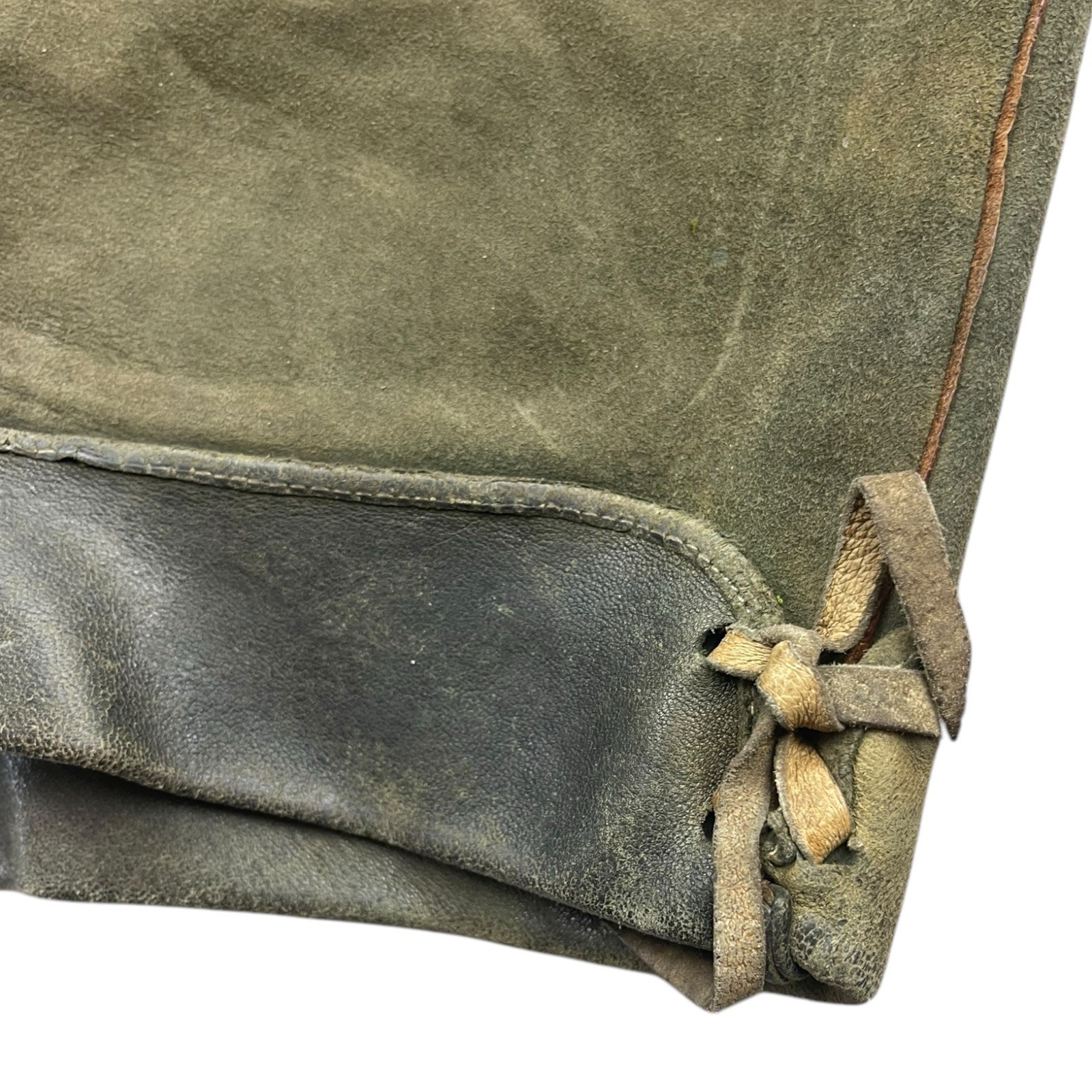 Short leather trousers size S-M waist 43cm laurel leaf 70s green leather vintage