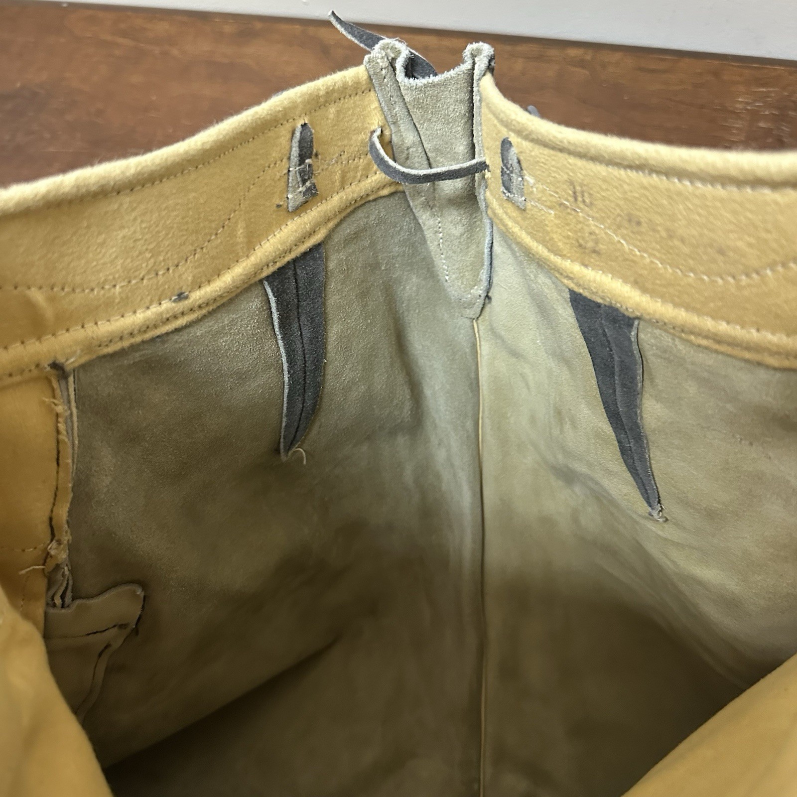 Authentic Vintage Lederhosen Oktoberfest Suede Leather Shorts 29″ Waist