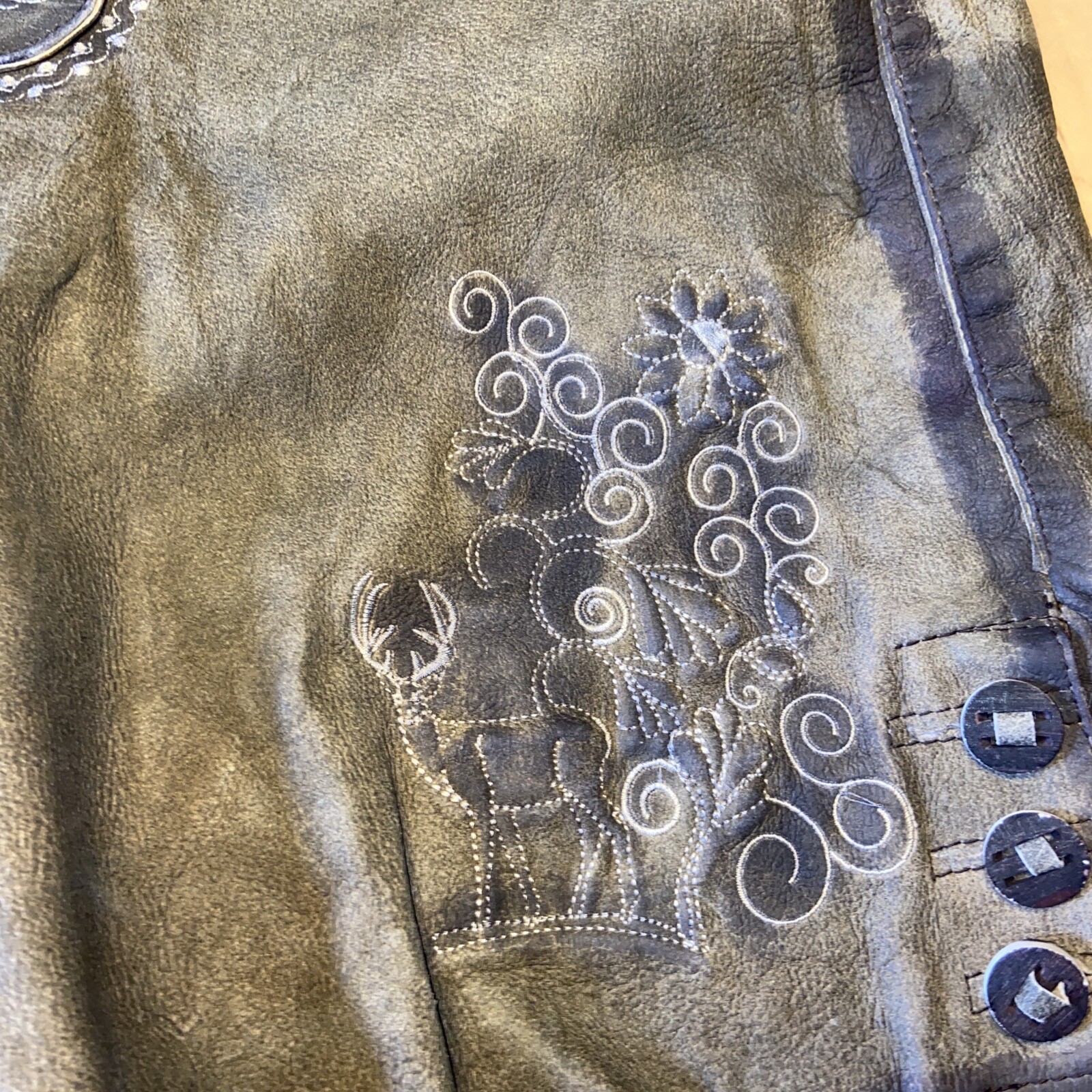 Lederhosen Men’s German Leather Shorts Size 46×21 Oktoberfest Costume Halloween
