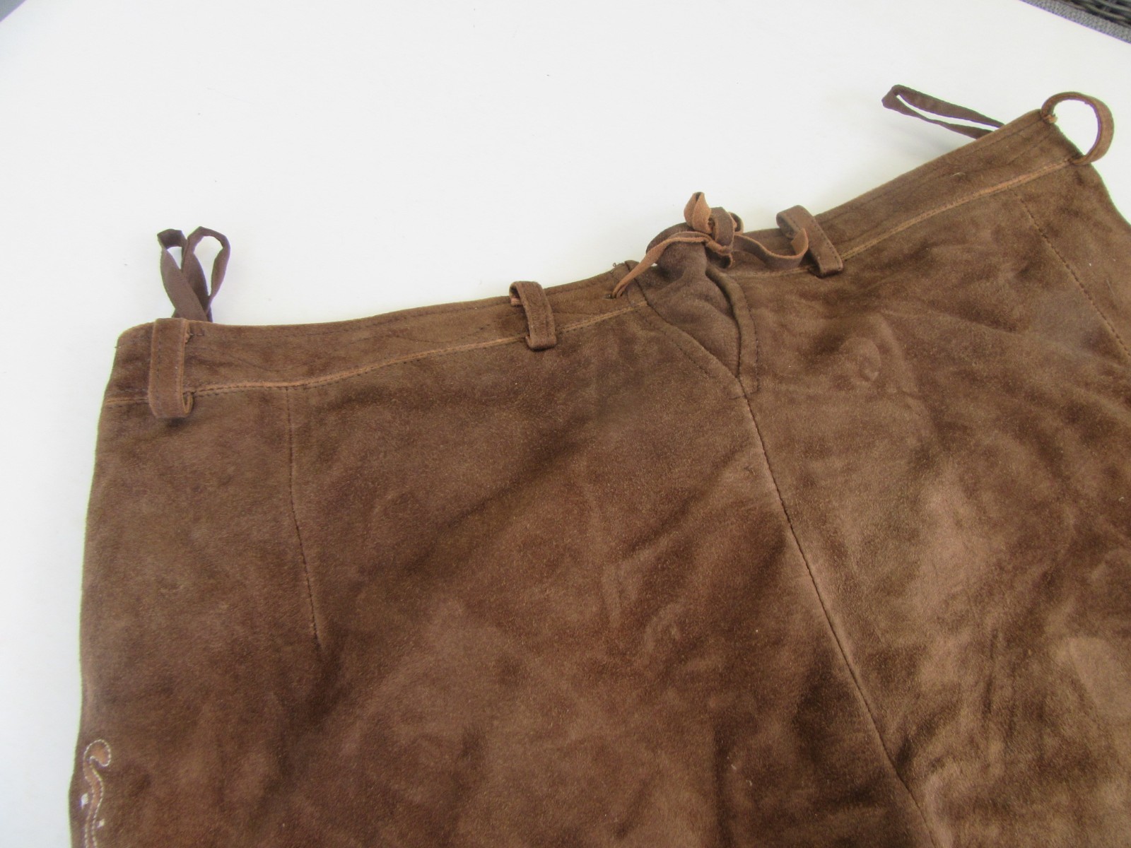 Half Length Almsach Lederhosen Suede Embroidered Size 42 Oktoberfest Costume