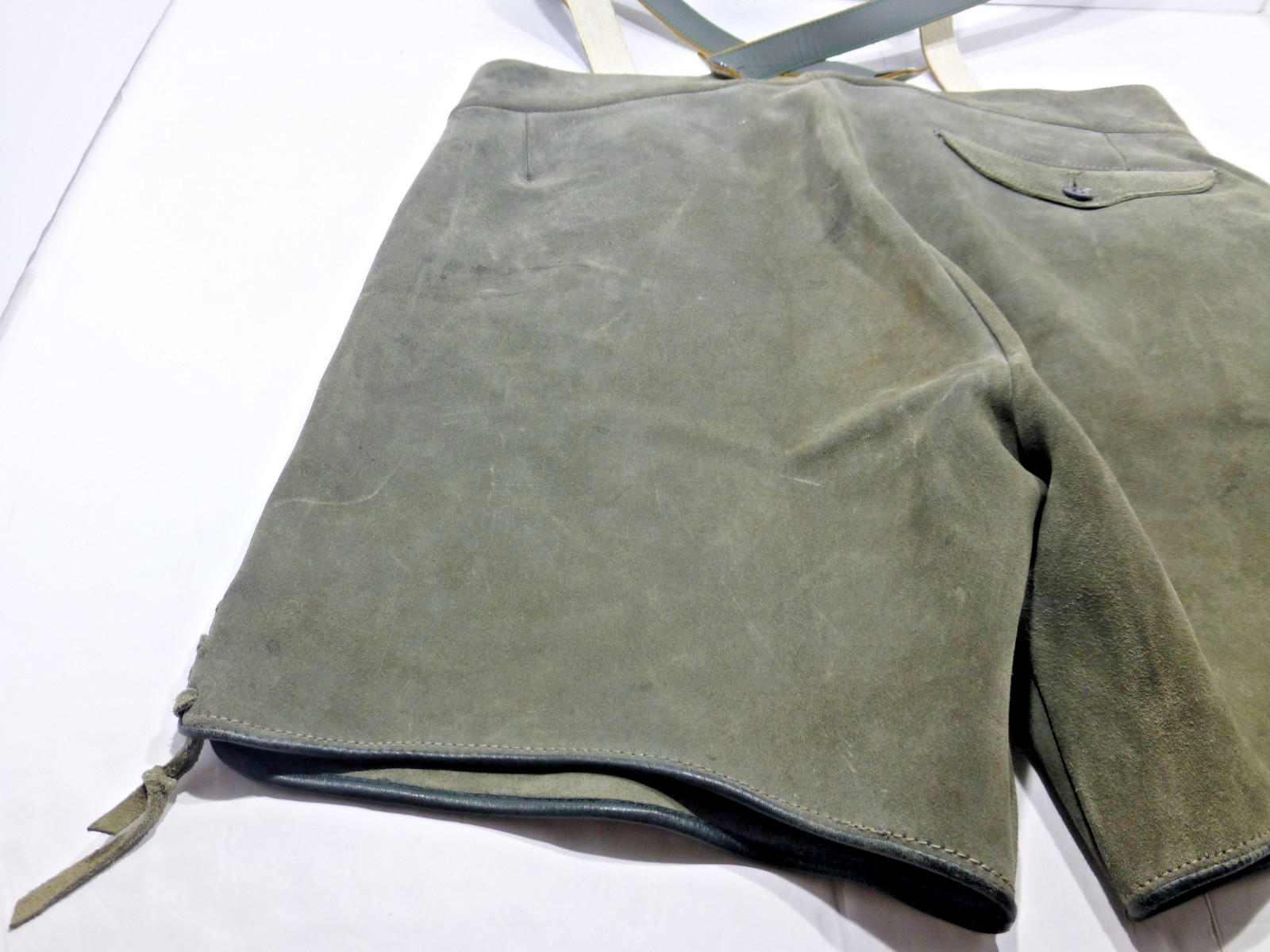German Lederhouse shorts, gray, size 34