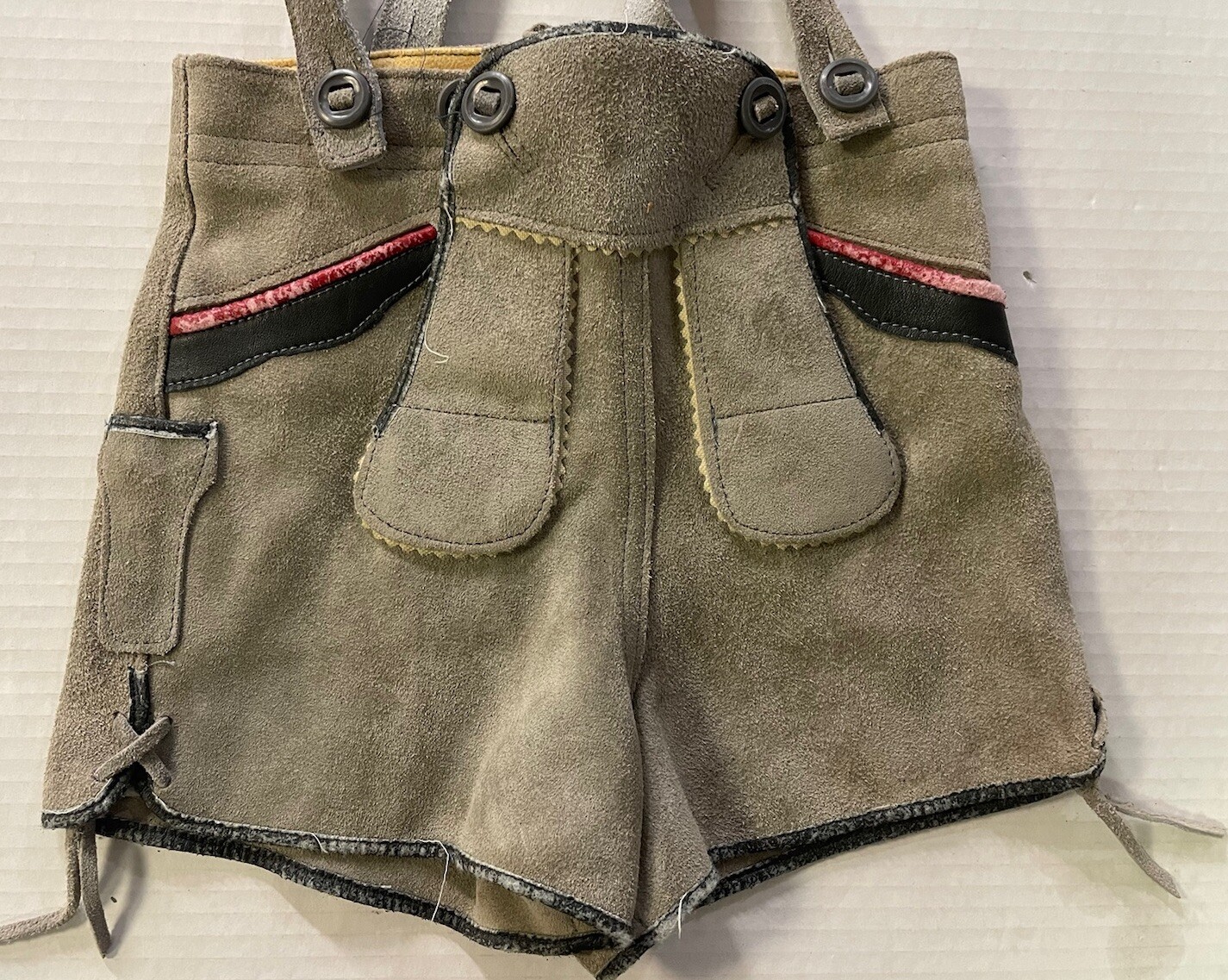 Lederhosen Children’s Green Suede Leather Shorts With Suspenders (Vintage)