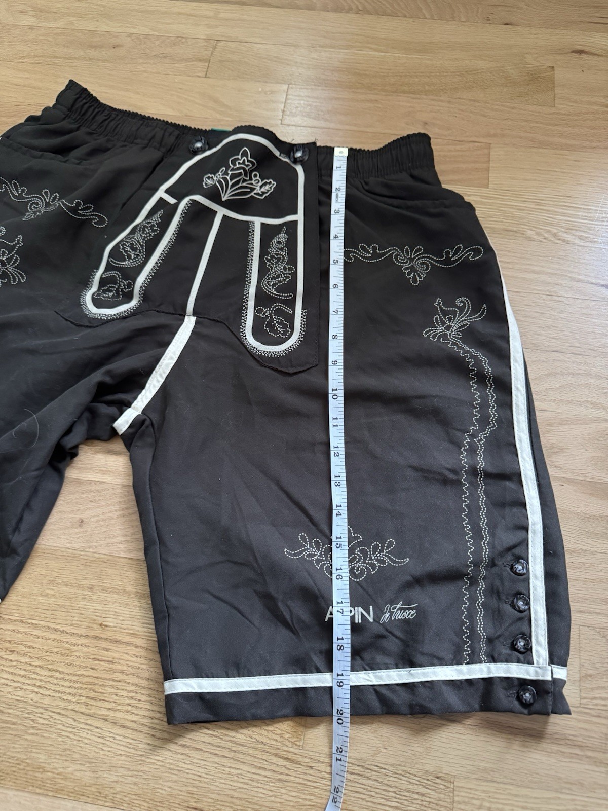Alpin de Suisse Men’s Oktoberfest Lederhosen Style Shorts Black Embroidered XXL