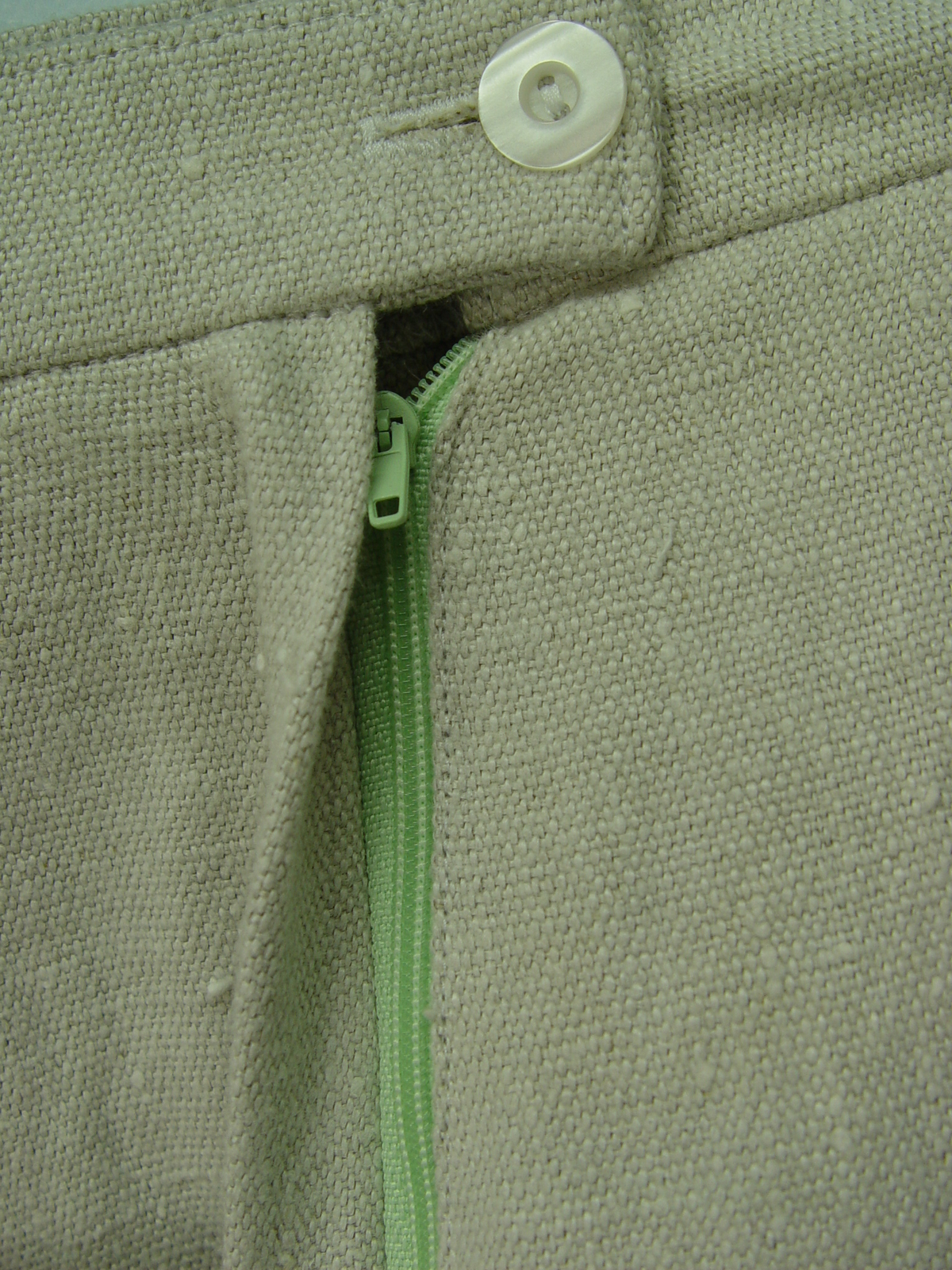 Upcycled pants men’s shorts green pockets linen short pants UCS008 size 46