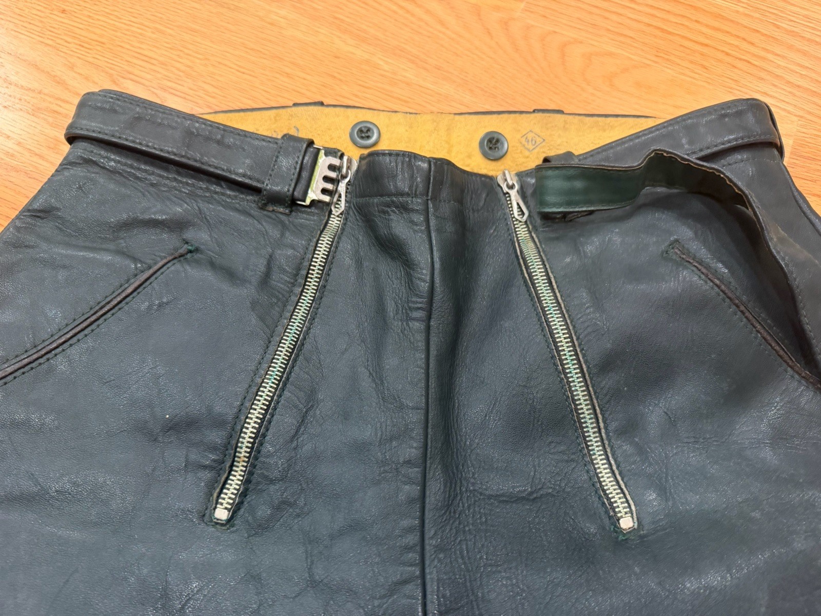 1960s Vtg Auth. Black Leather LEDERHOSEN Shorts German Octoberfest 30” Waist
