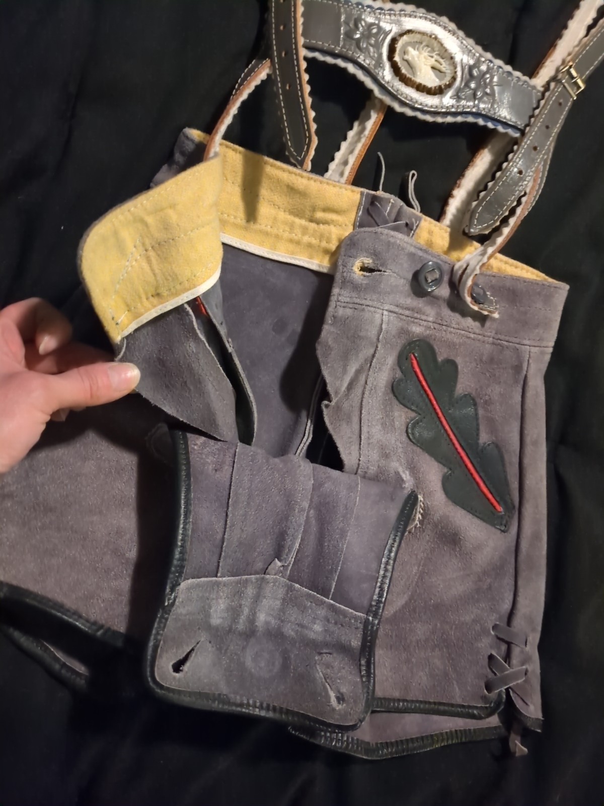 VTG Lederhosen Germany Suede Leather Shorts Suspenders Oktoberfest Child Size S