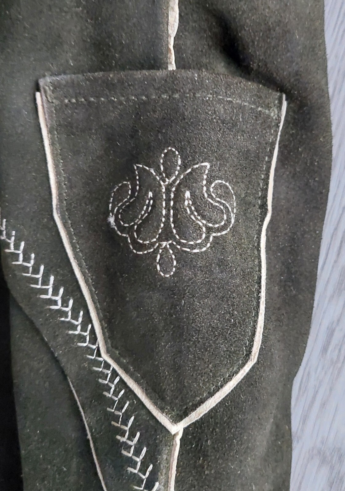 Bavarian lederhosen, Leather, deer antler buttons, size EU 50, US – L , Germany