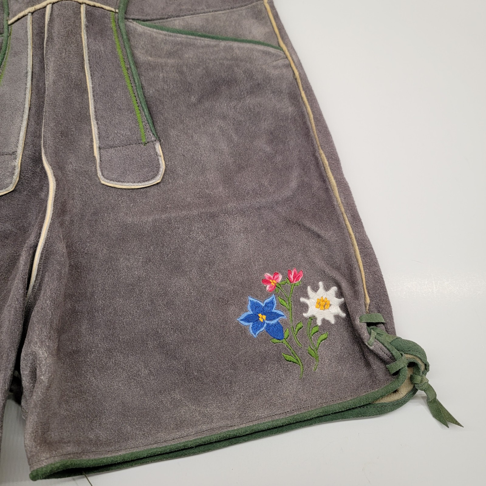 VTG Lederhosen Unisex Shorts Gray Flowers Genuine Leather Oktoberfest 30×16