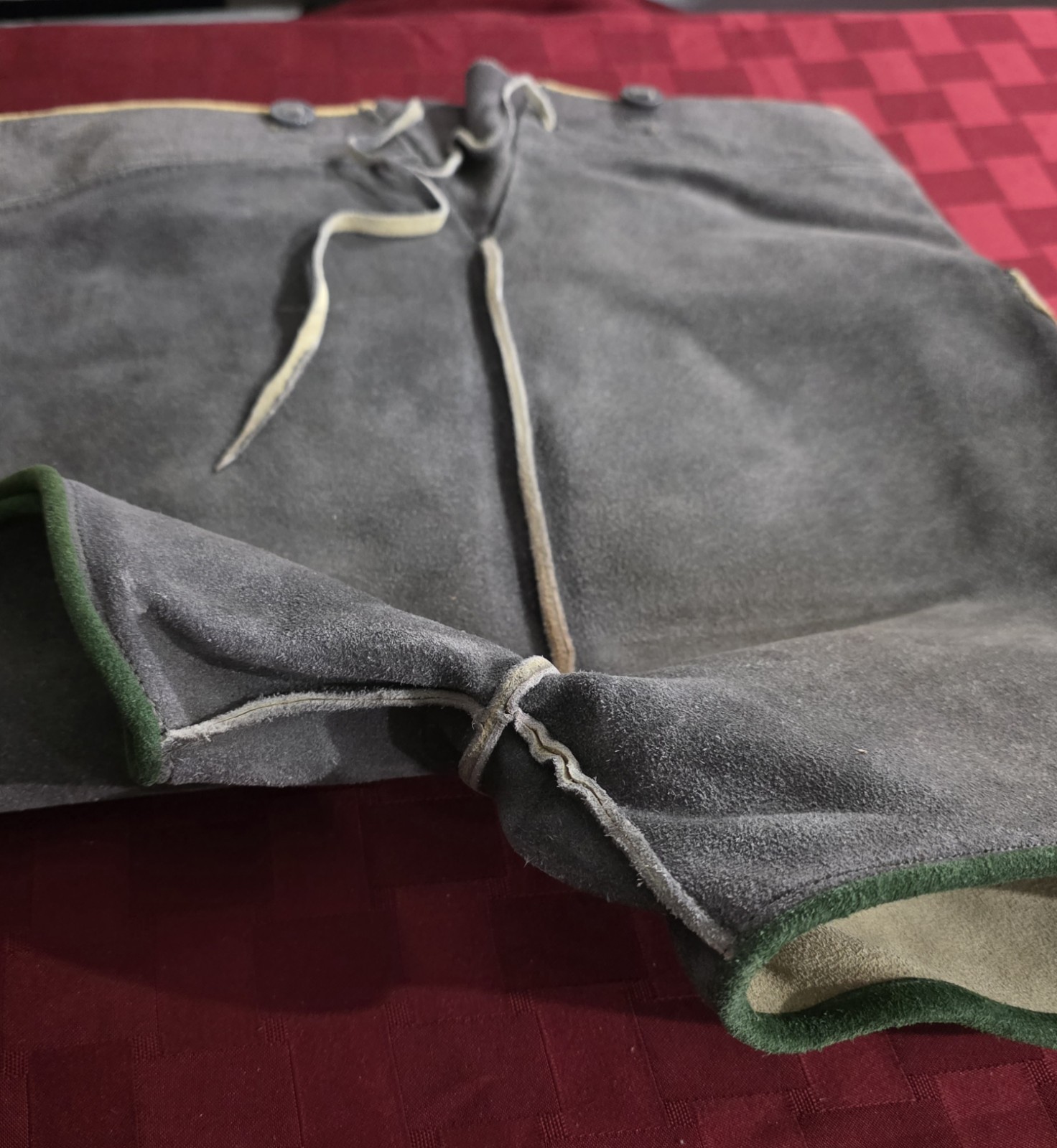 Authentic Vintage Lederhosen Oktoberfest Men Suede Leather Green Shorts