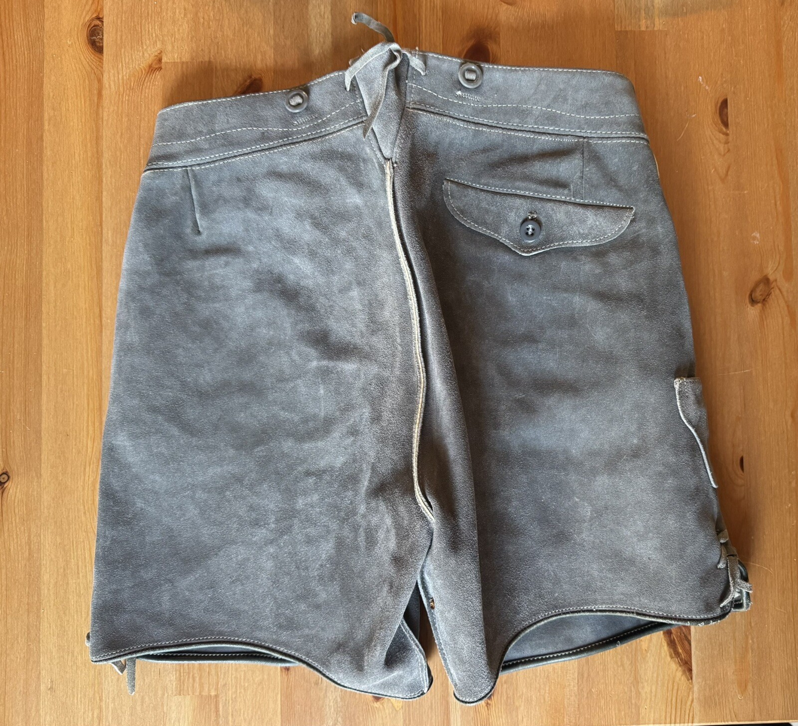 Vintage German Bergfreund Lederhosen Gray Suede Leather Shorts Oktoberfest EU 44