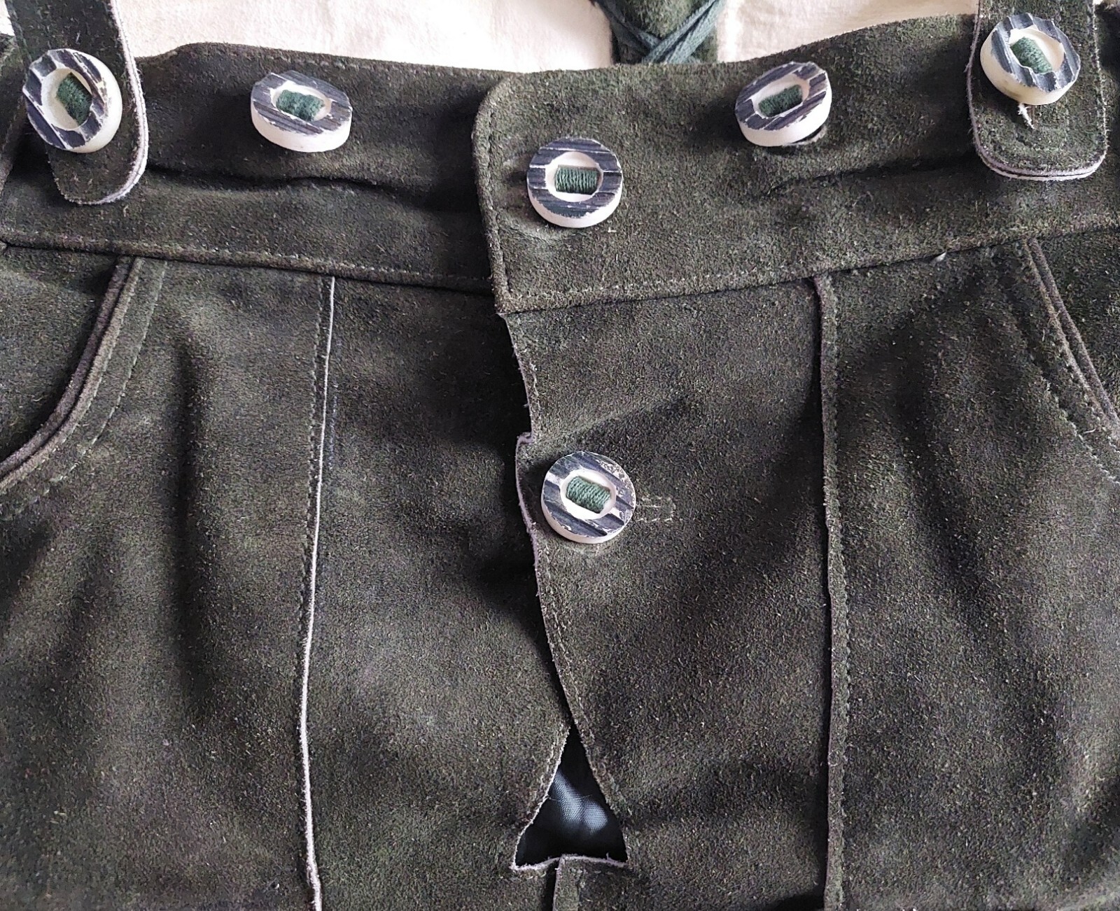 Bavarian lederhosen, Leather, deer antler buttons, size EU 50, US – L , Germany