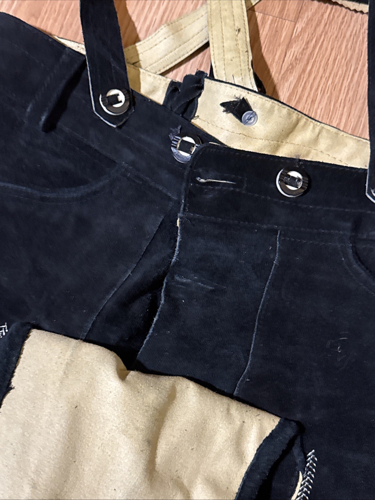 Gaudi Size 48 Black Suede Leather Lederhosen Bavarian Shorts Oktoberfest