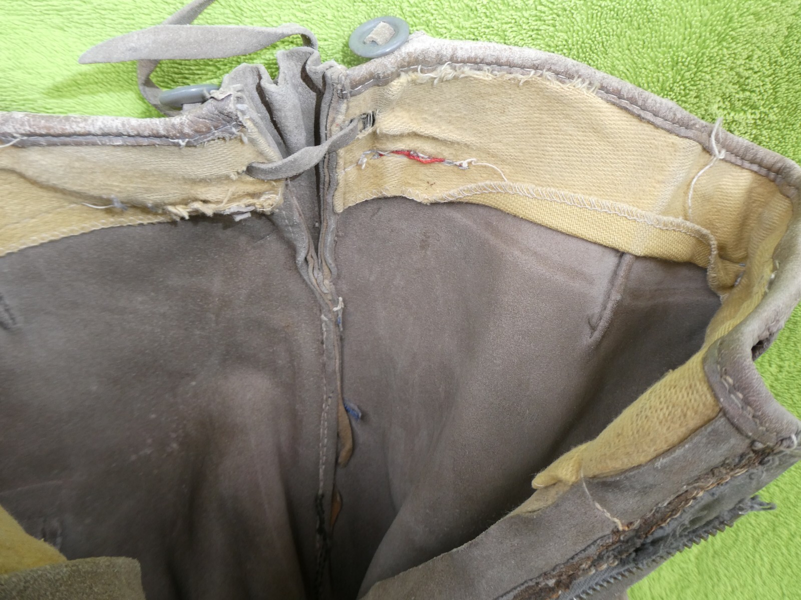 Old children’s costume leather pants knee band leather pants No. 95