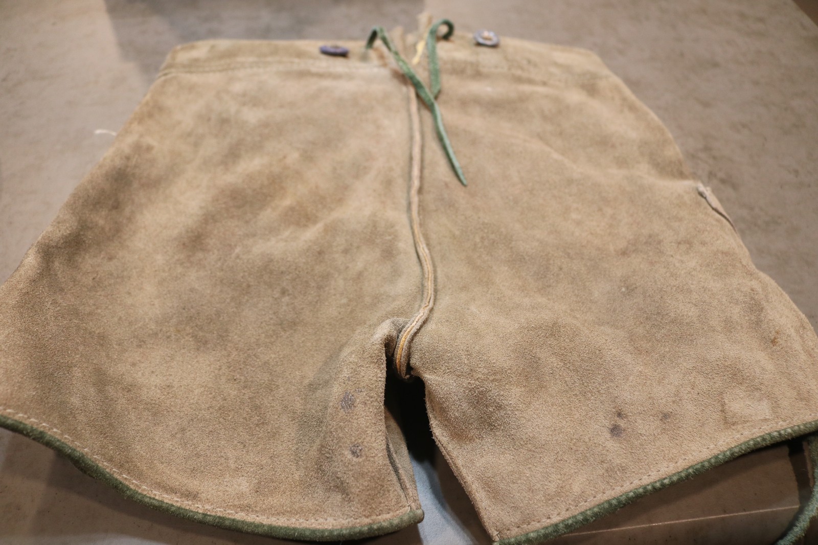 VTG BOYS SIZE 5 AUTHENTIC SUEDE BAVARIAN LEDERHOSEN OKTOBERFEST GEMUETLICHKEIT