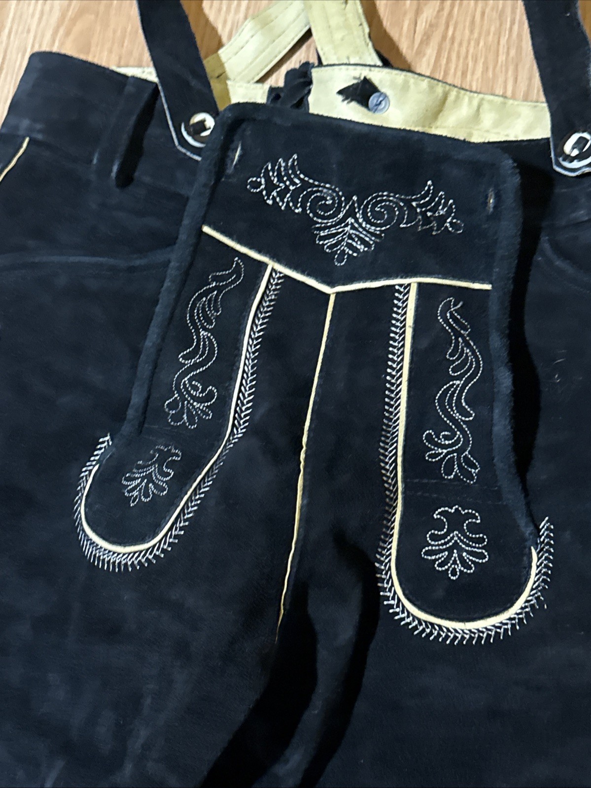 Gaudi Size 48 Black Suede Leather Lederhosen Bavarian Shorts Oktoberfest