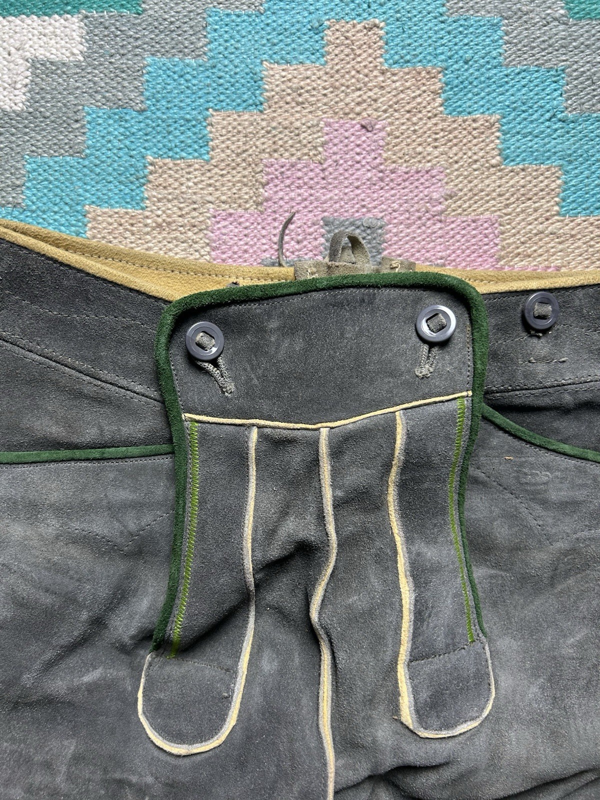 Vintage Authentic German Suede Leather Shorts Lederhosen Gray Mens 29×4 Floral